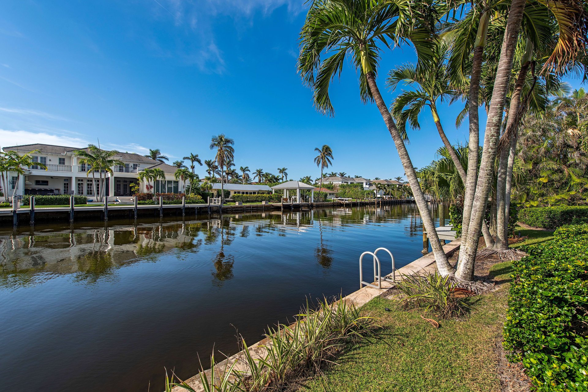 AQUALANE SHORES