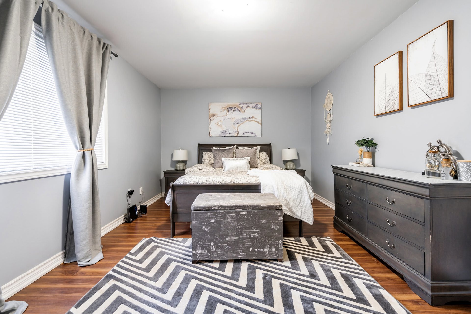 100 - 2779 Gananoque Dr 