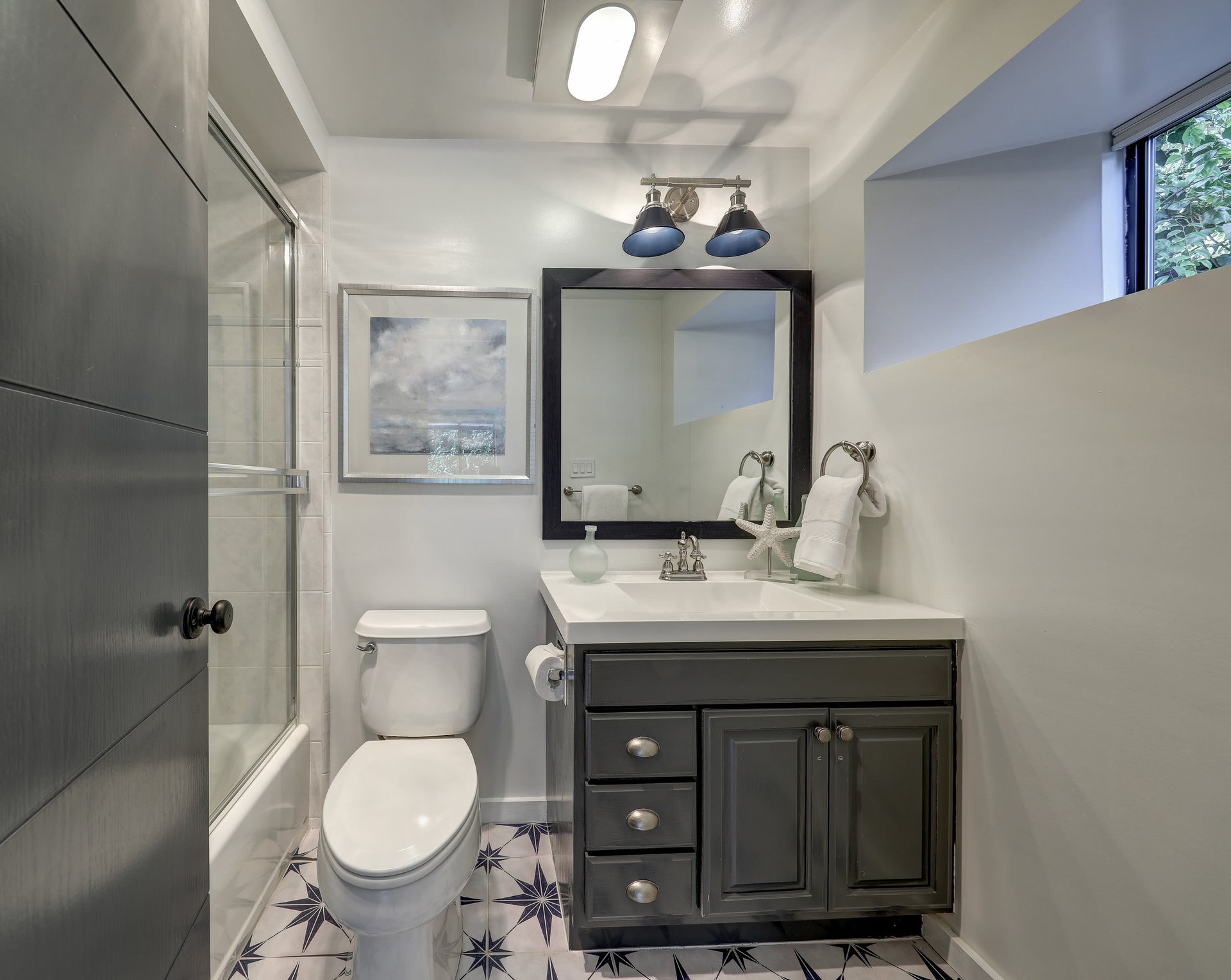 Newly Remodeled Home with Bay Views 