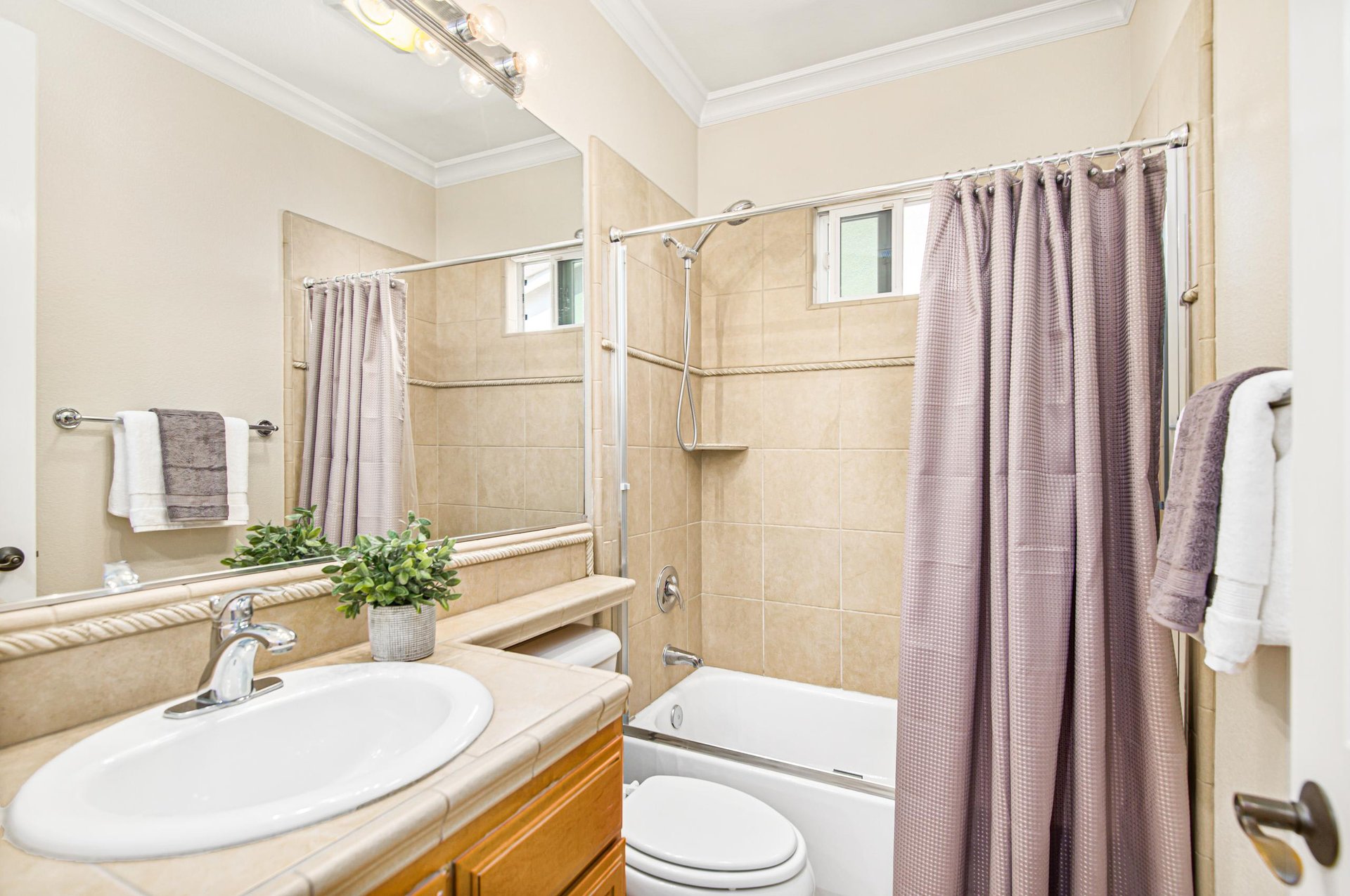 2112 Laguna Creek Lane