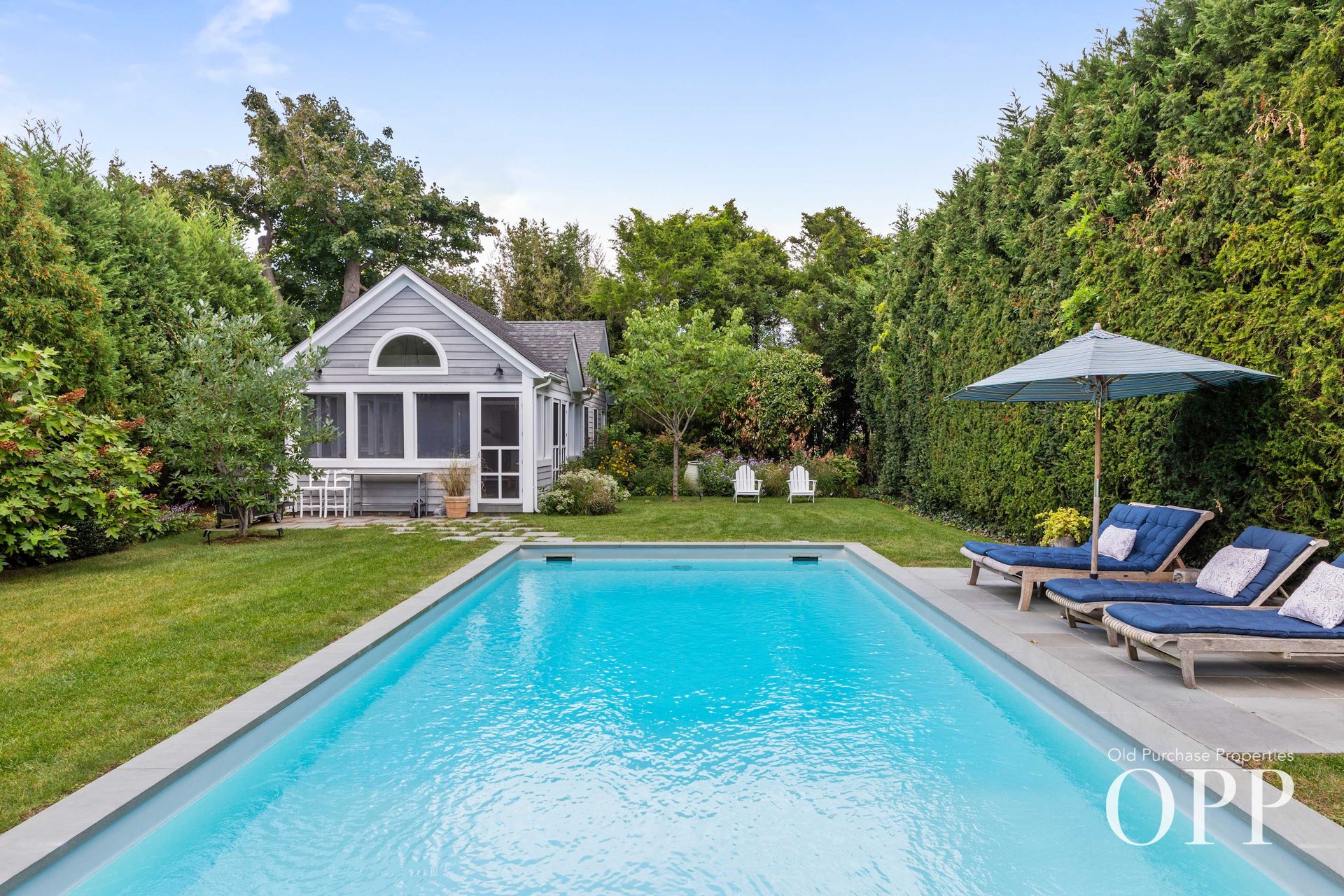 VILLAGE CLASSIC WITH POOL AND COTTAGE
