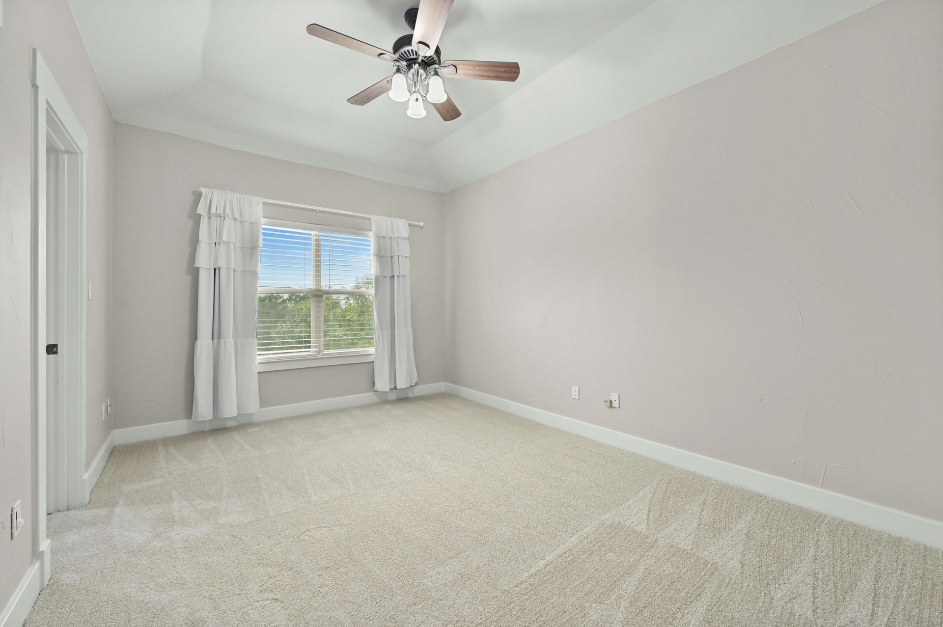 2800 Waymaker Way #20