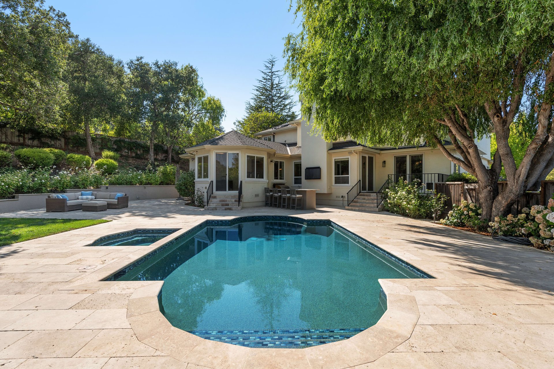 1095 Macadamia Drive
