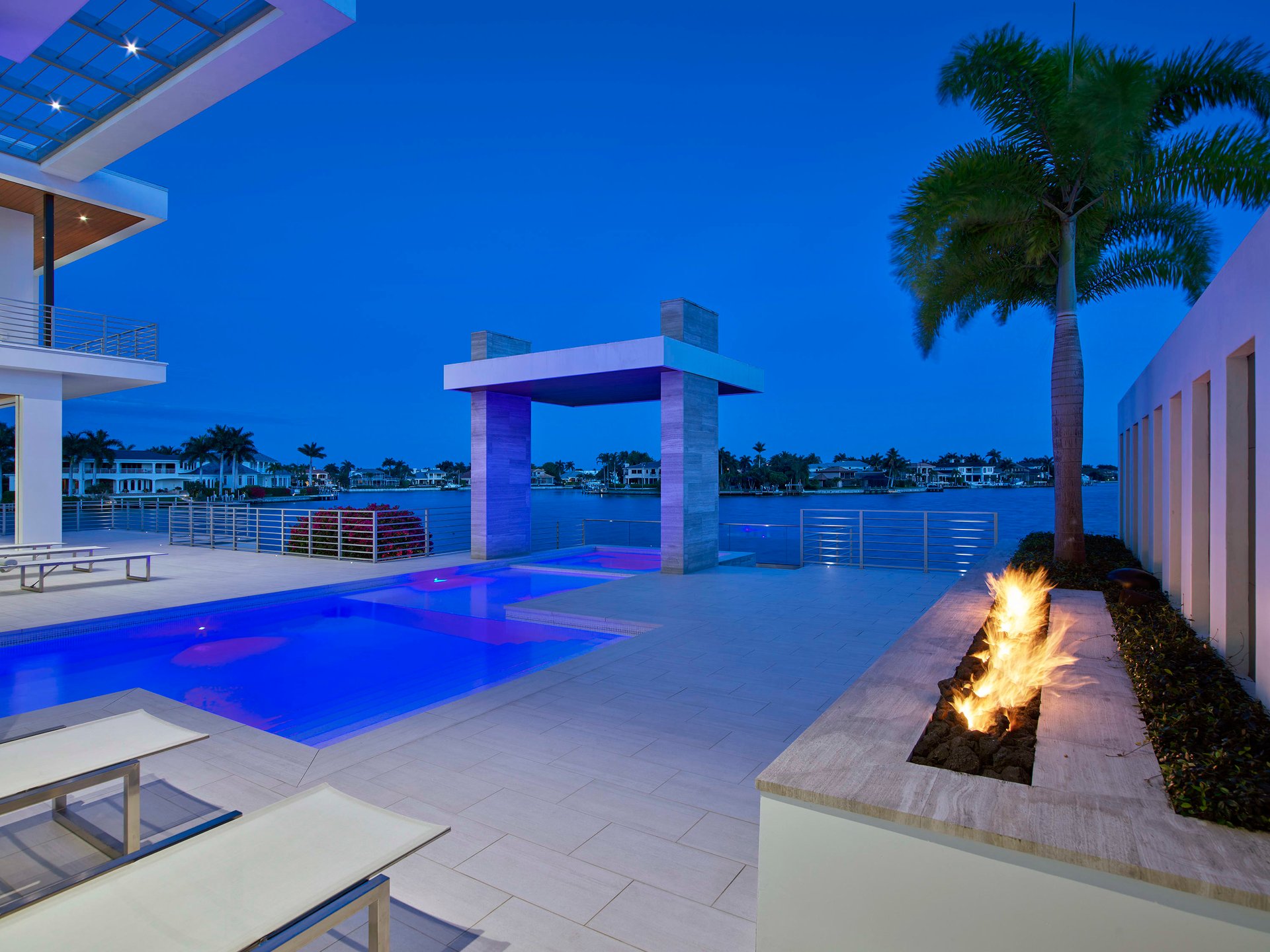 PARK SHORE