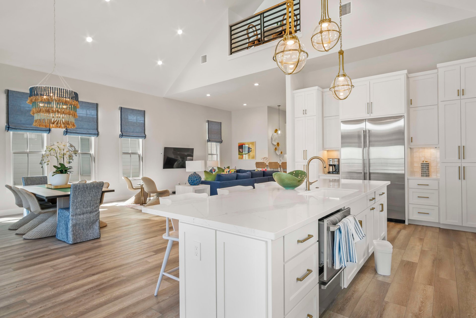 Coastline Drive, 4 Beds 4 Baths