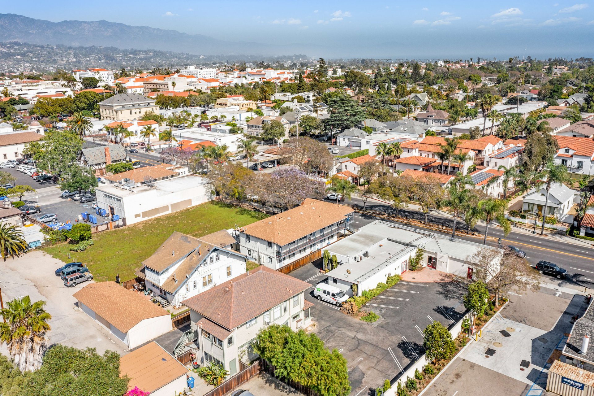 320 W Carrillo Street