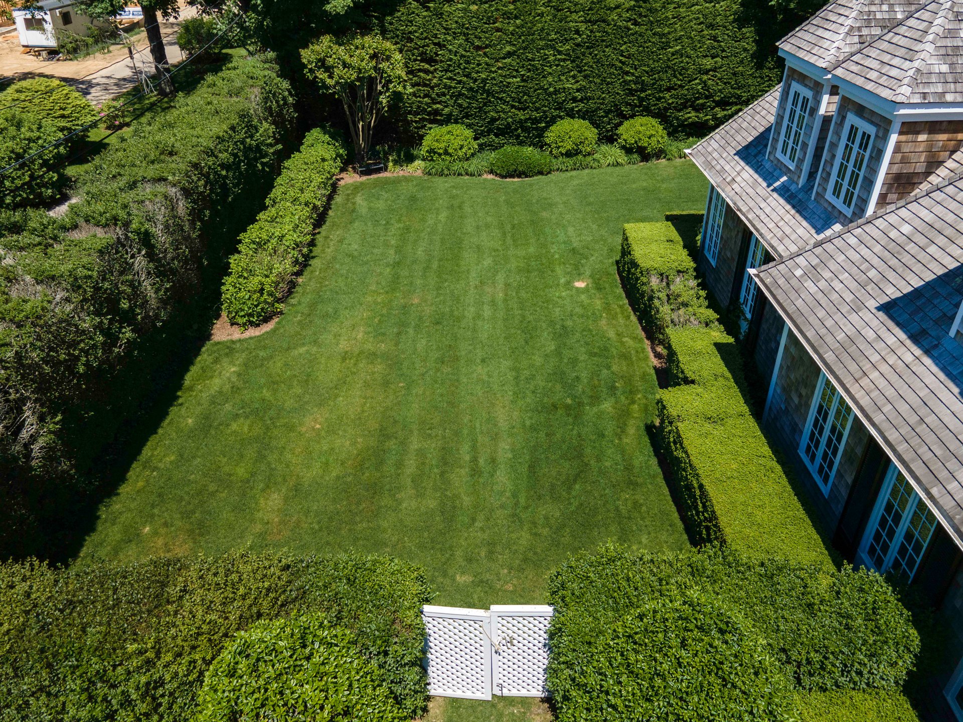 Furnished Designer Luxury Cottage in a Historic Waterfront Neighborhood