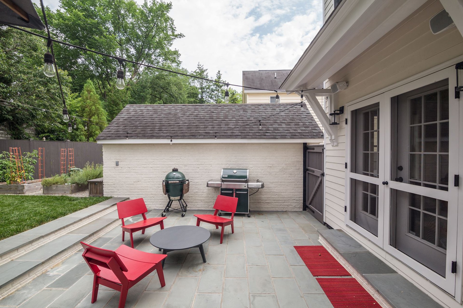 2433 Davis Ave
