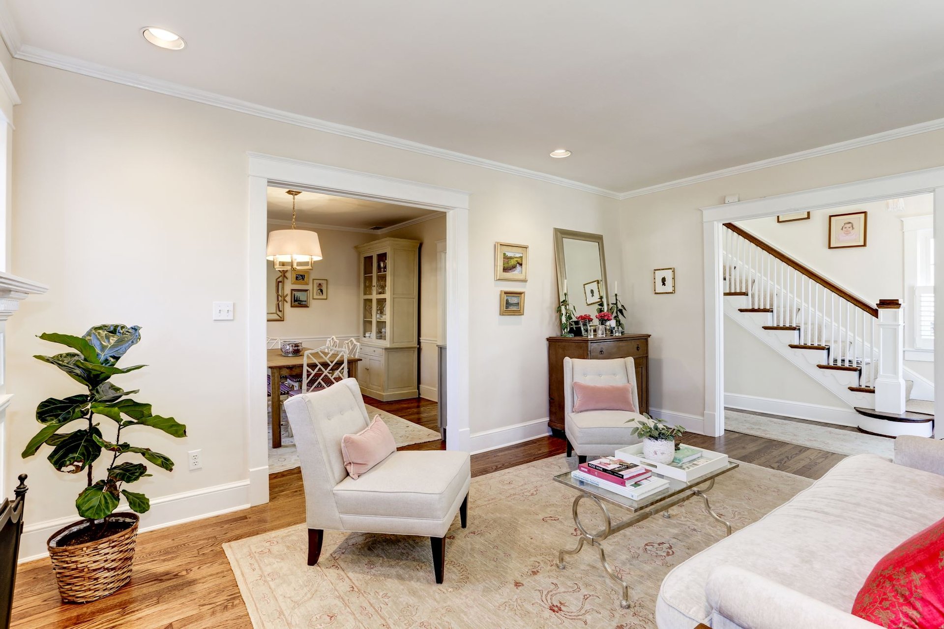 2435 Davis Ave