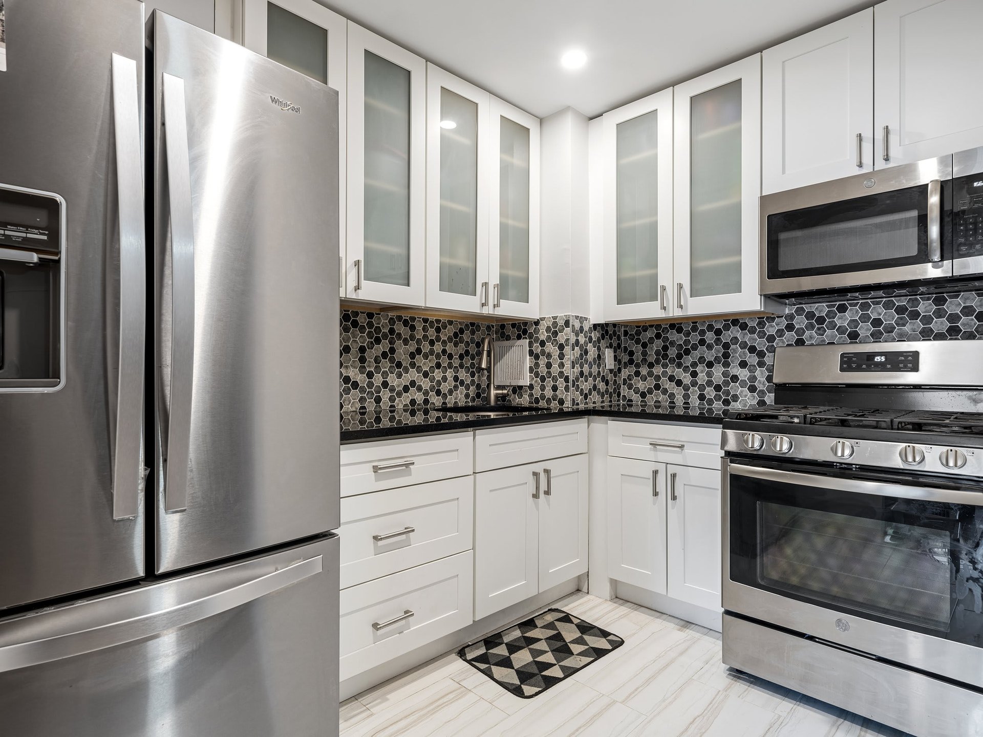 330 Lenox Rd, #4P