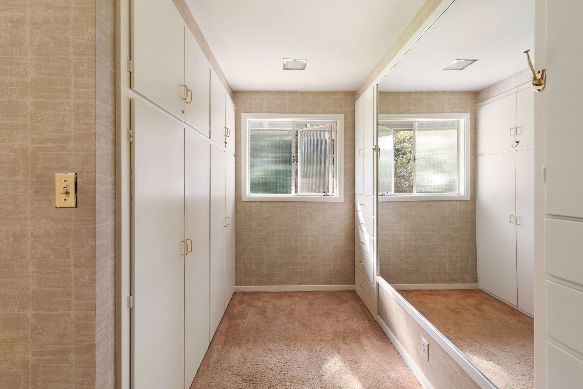 211 Woodland Rd