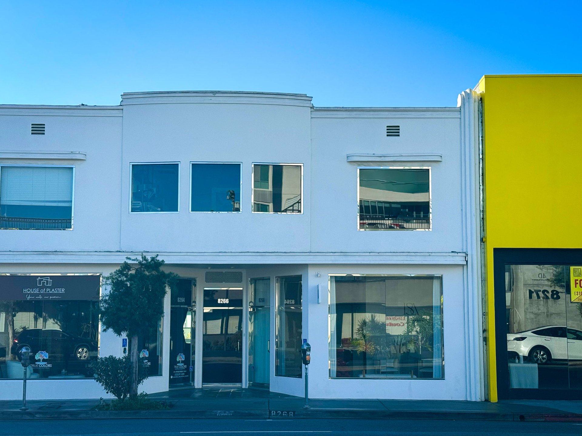8266 Melrose Ave