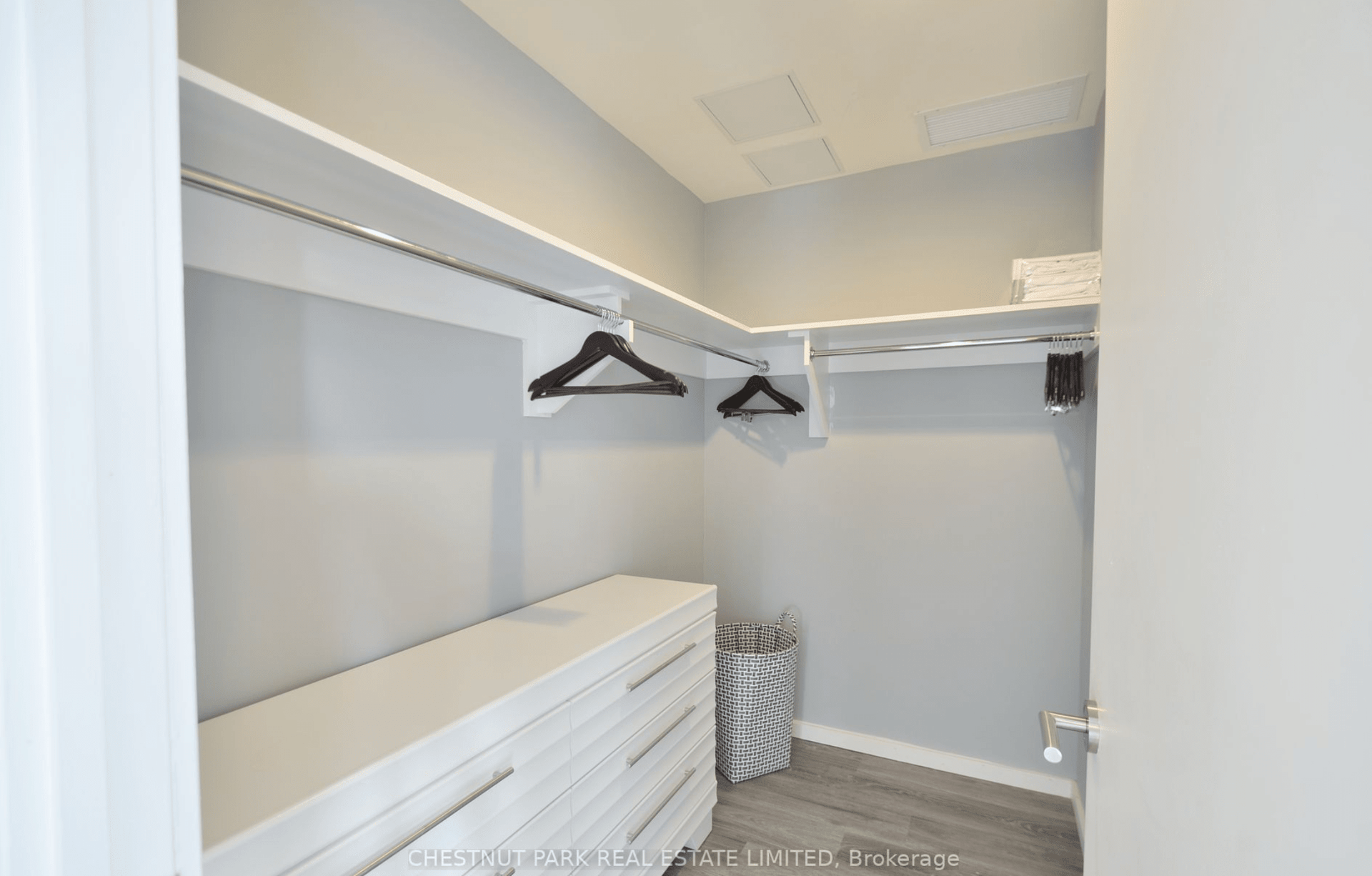 Suite 1904- 180 University Avenue
