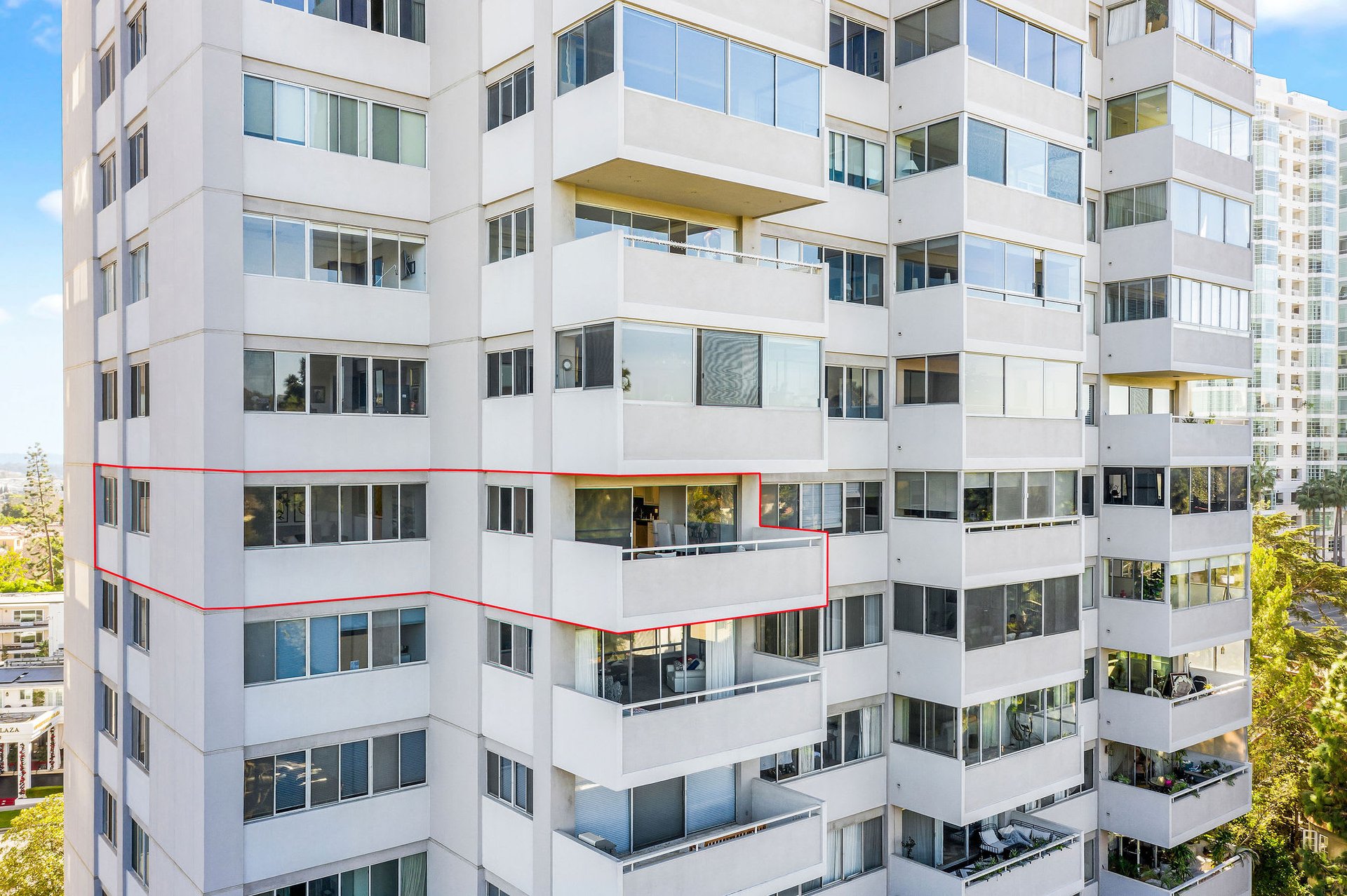 The Comstock #8A, Wilshire Corridor