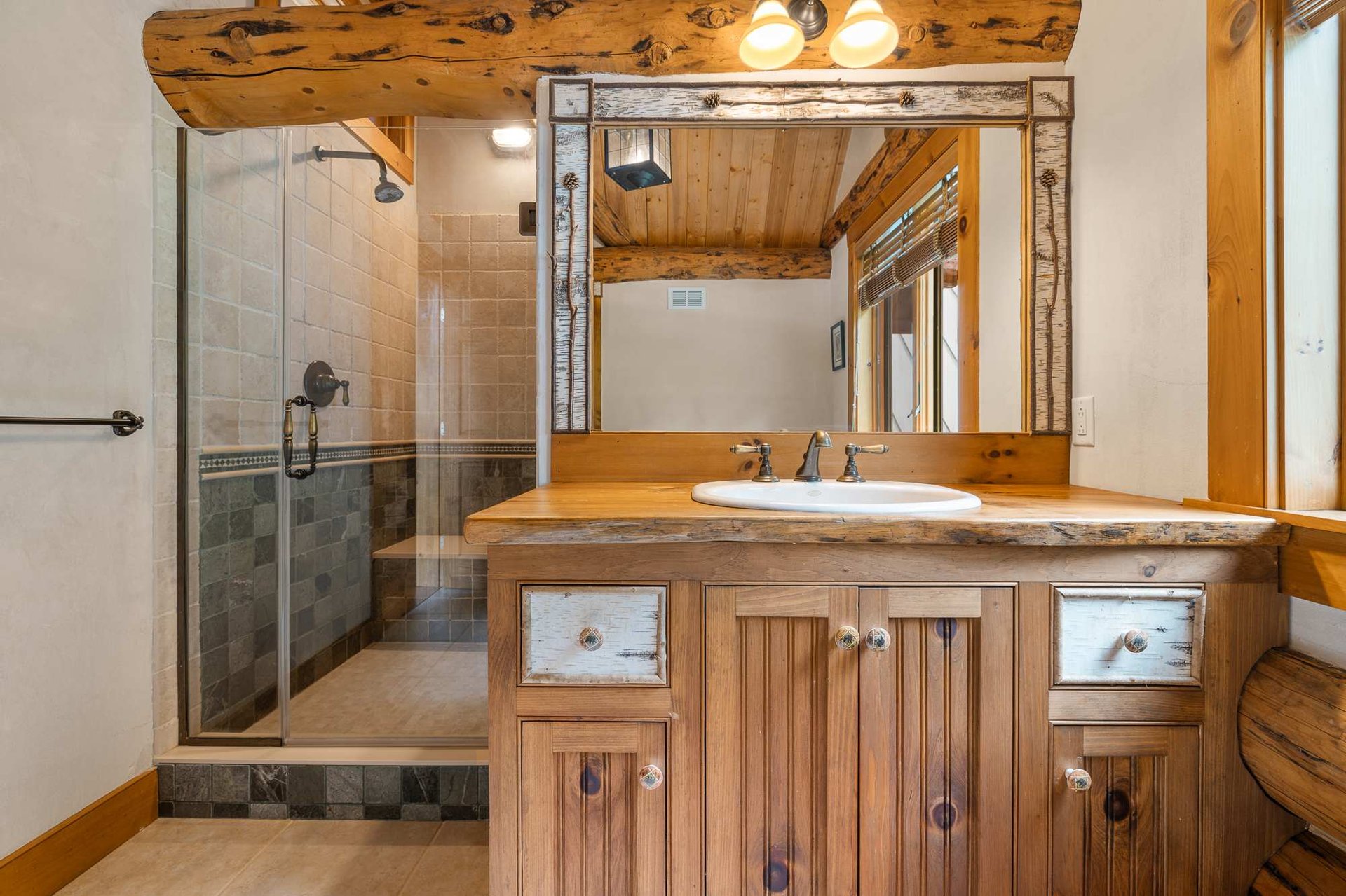 Exclusive Mountain Log Home - Monthly Rental Avail.