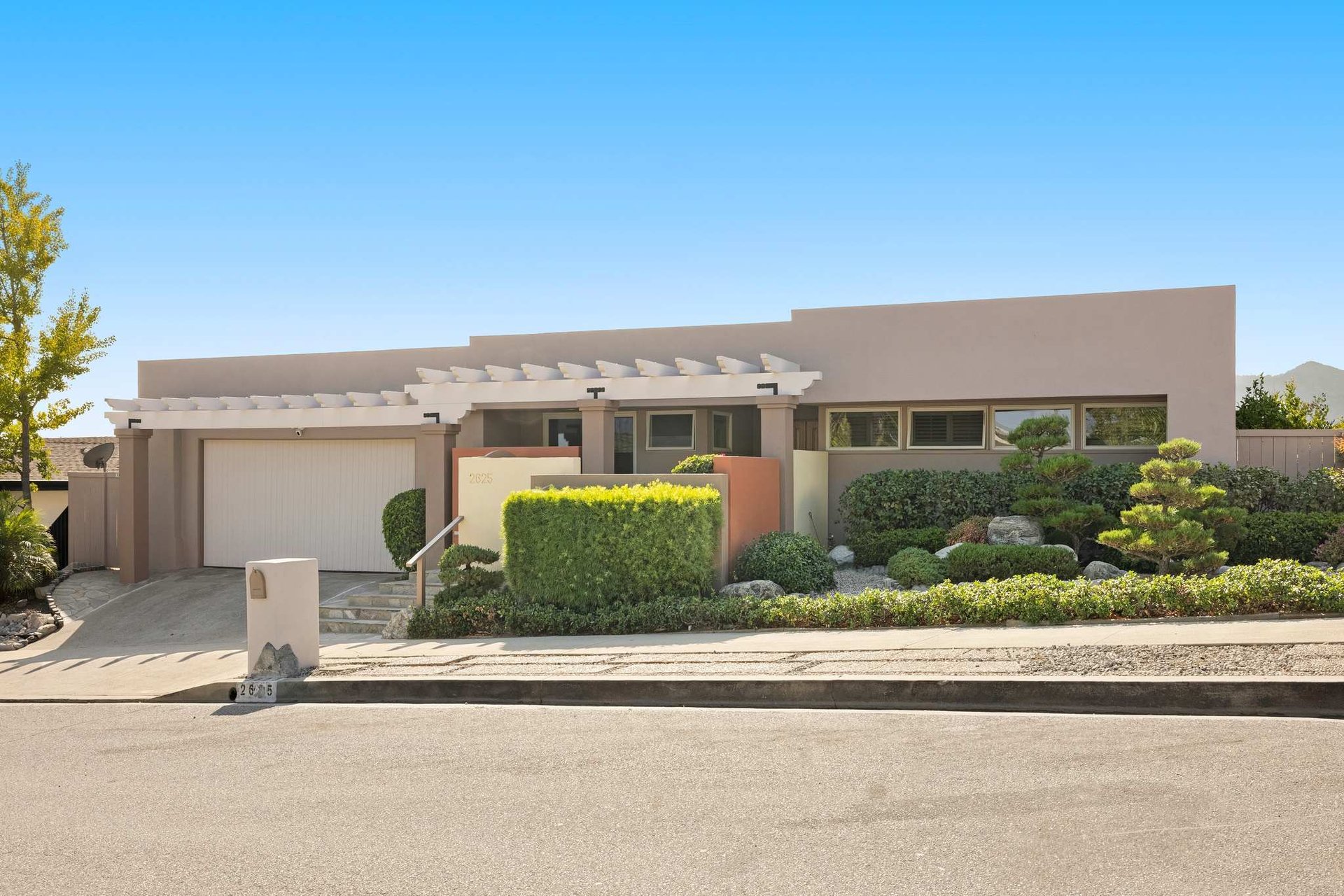 2625 Westridge Rd, Brentwood