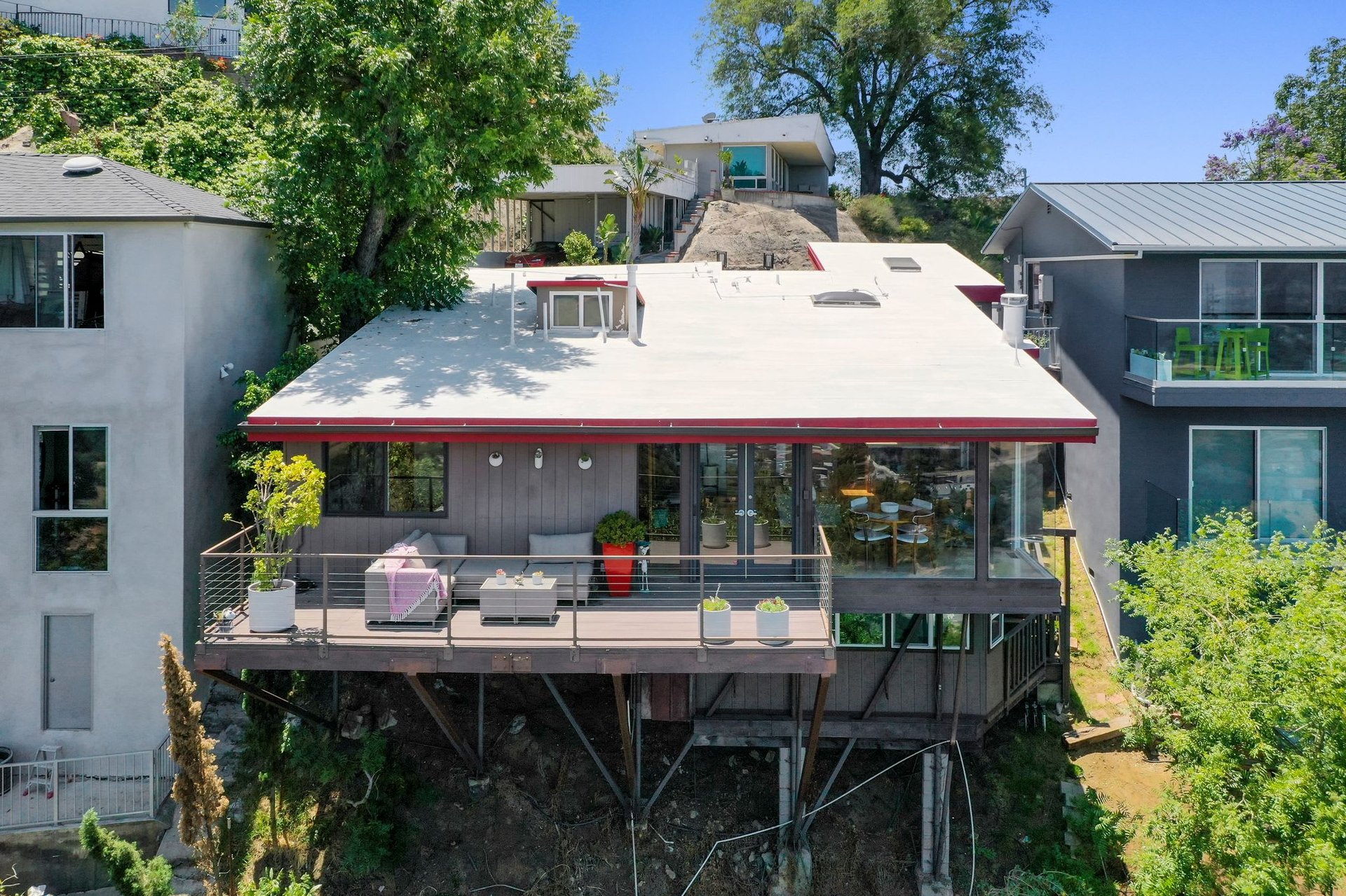  7185 Pacific View Dr