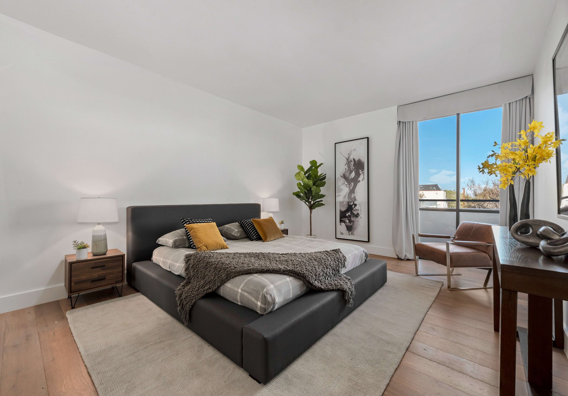 211 S Spalding Dr #N202, Beverly Hills