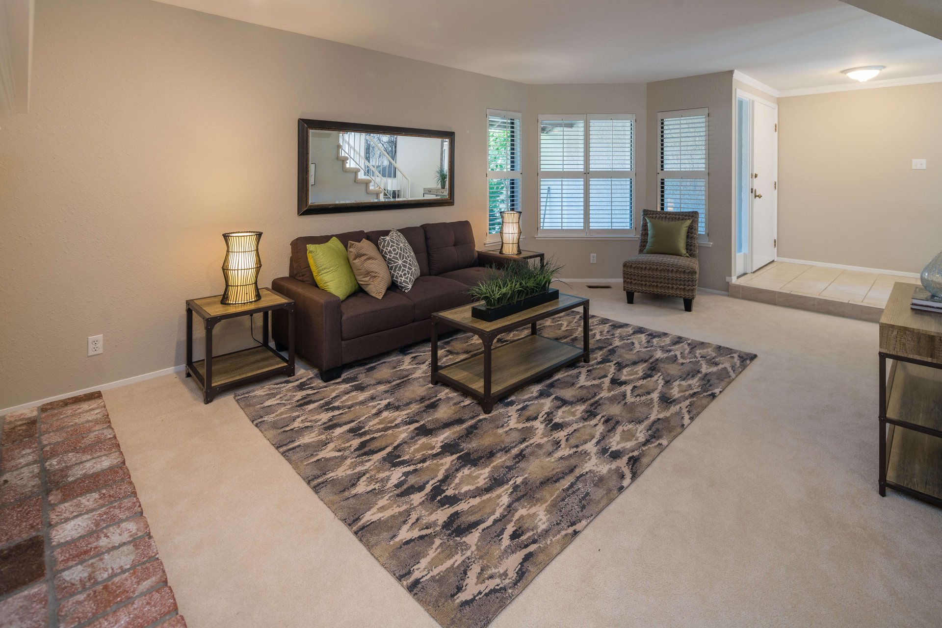 1661 Sugarloaf Dr