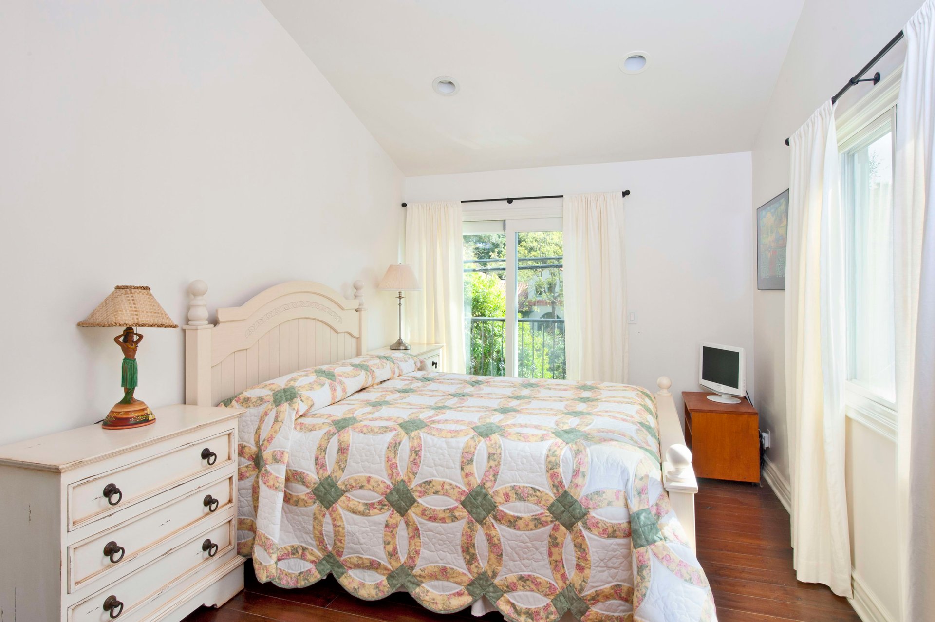 511 W. Rustic Rd