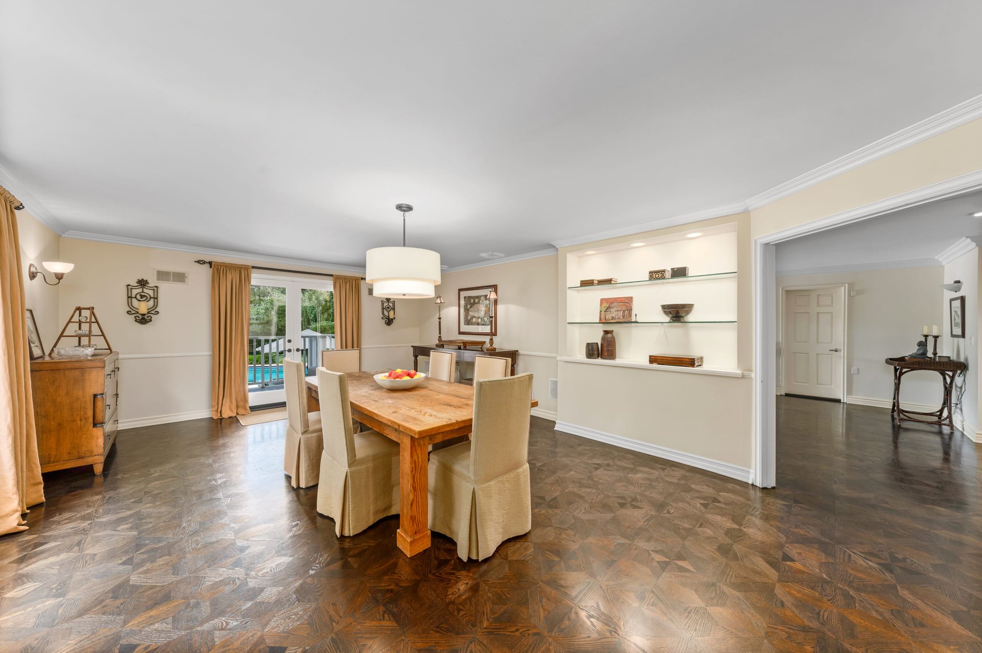14811 Sutton St, Sherman Oaks