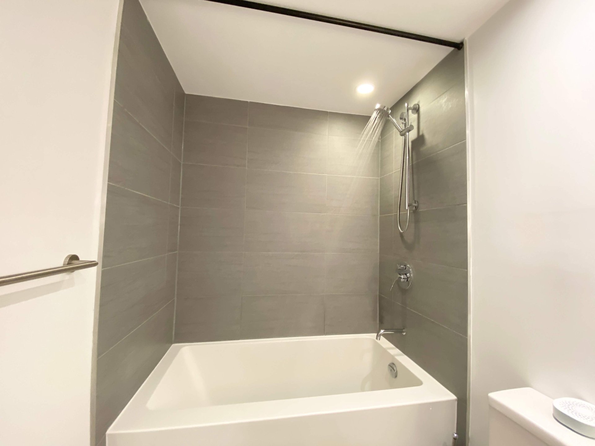 161 Roehampton Ave, Unit 532