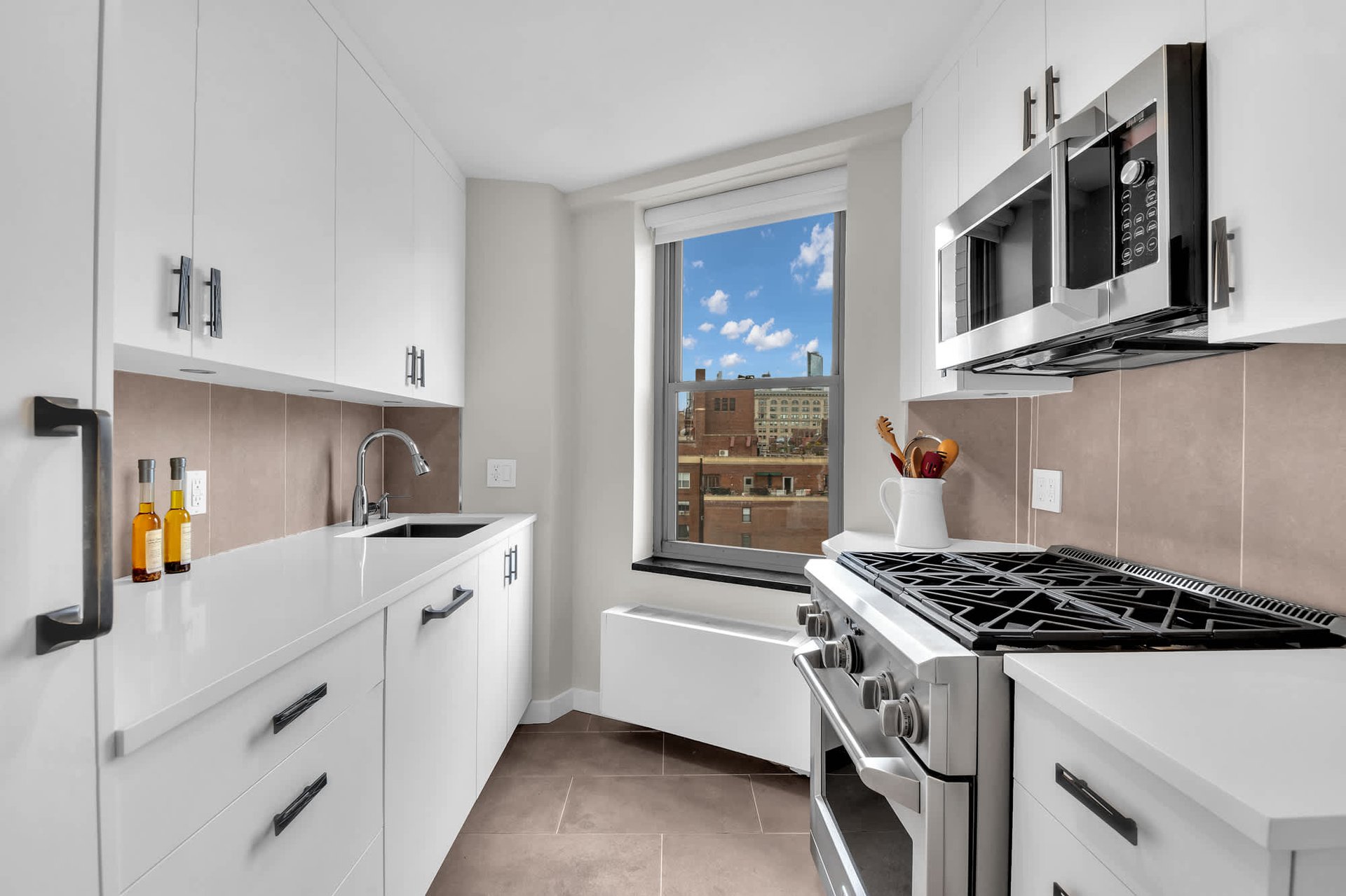 2 Fifth Avenue, #20N
