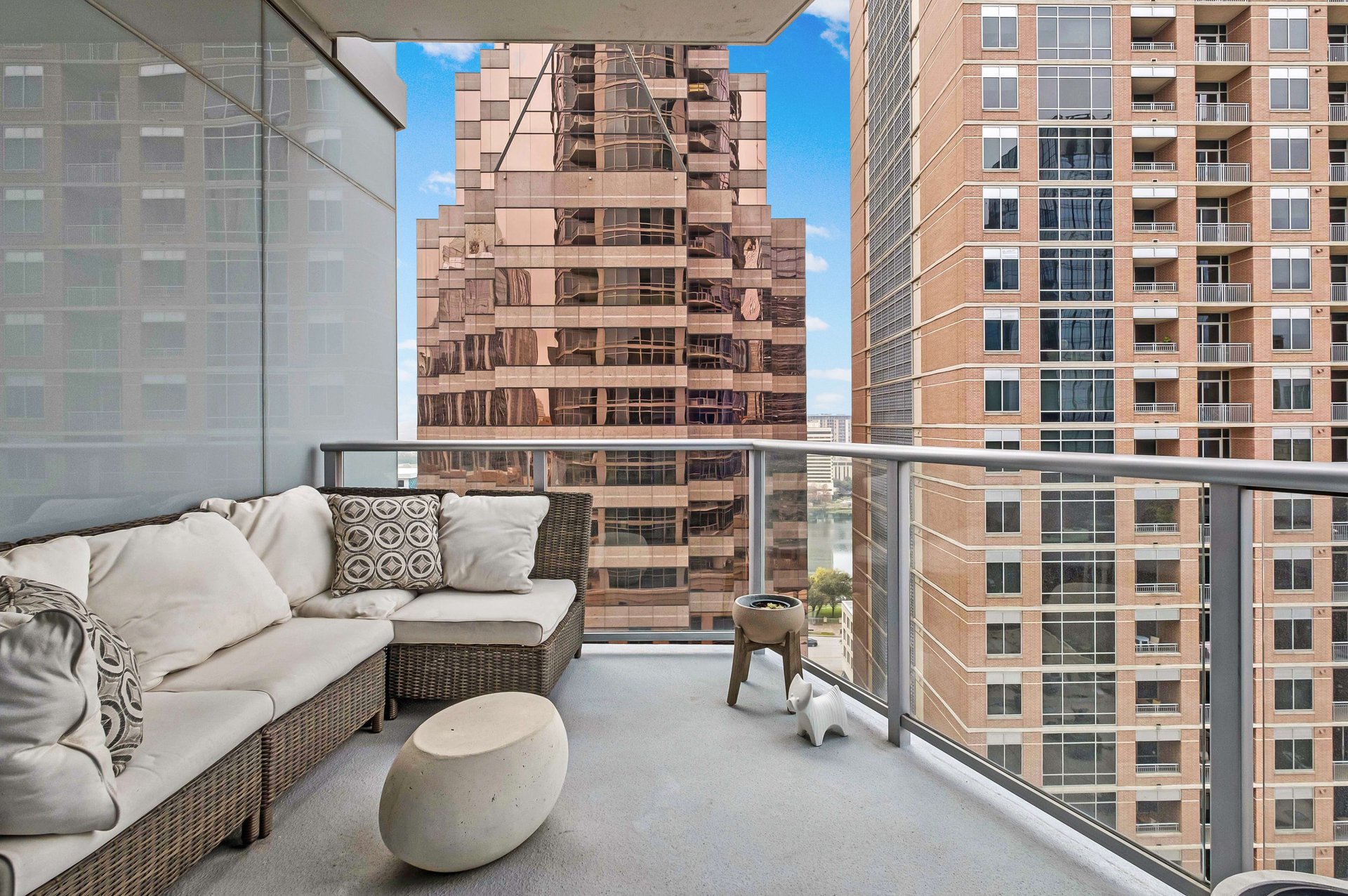 200 Congress Ave #15C