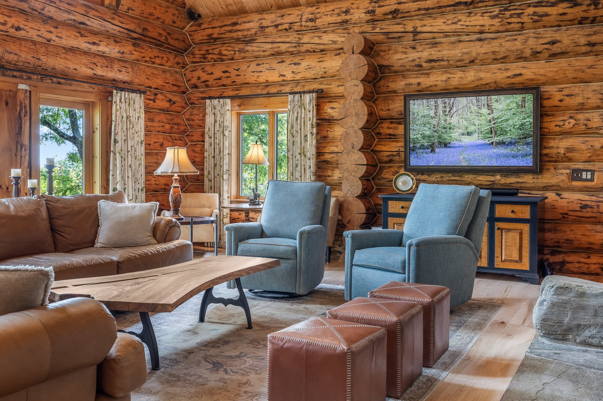 Exclusive Mountain Log Home - Monthly Rental Avail.