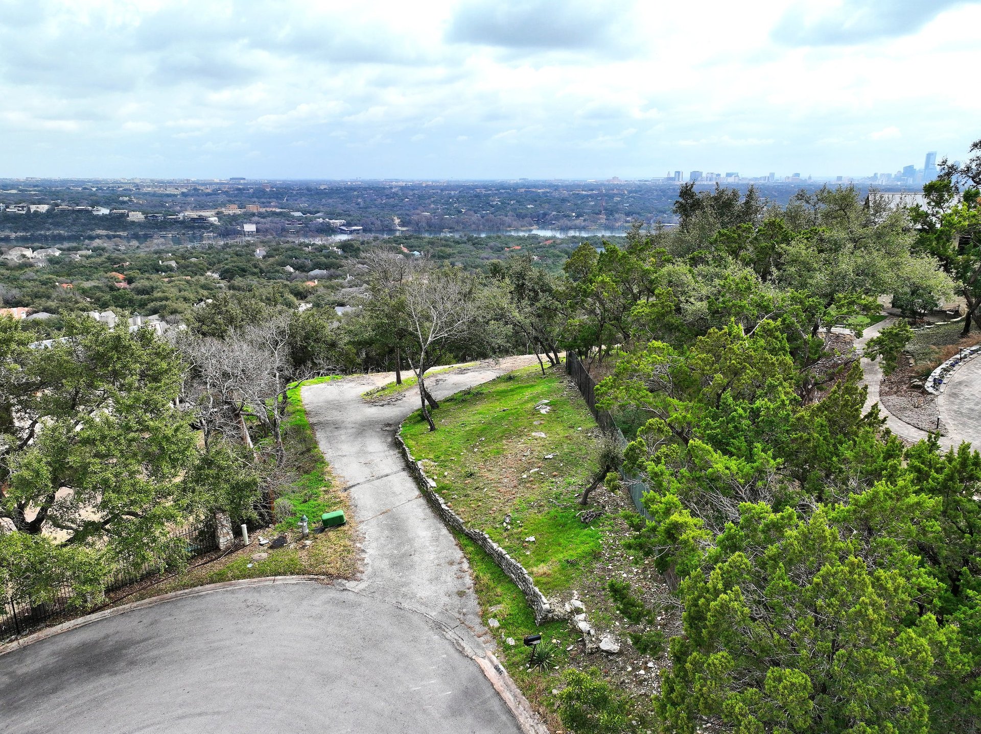 2507 Camino Alto