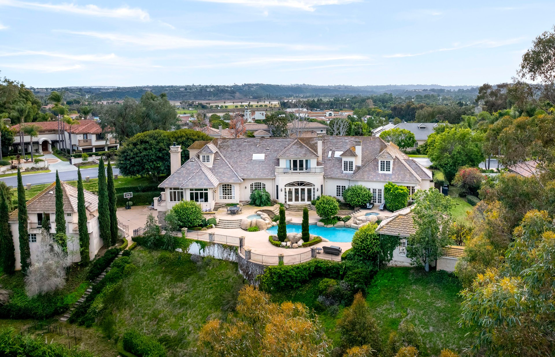 THE ICONIC FAIRBANKS RANCH LIFESTYLE