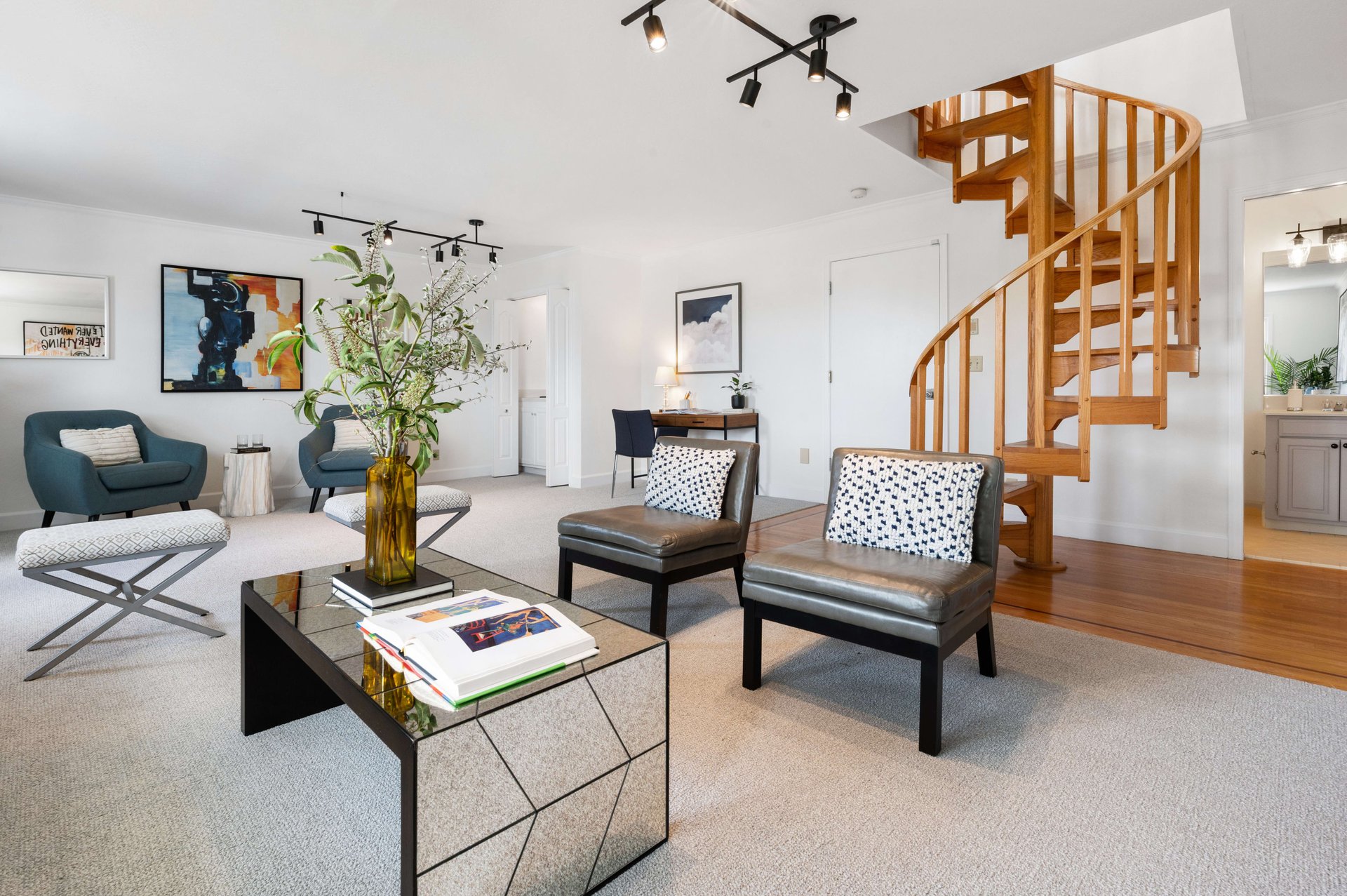 Sweeping Views In Sunnyside