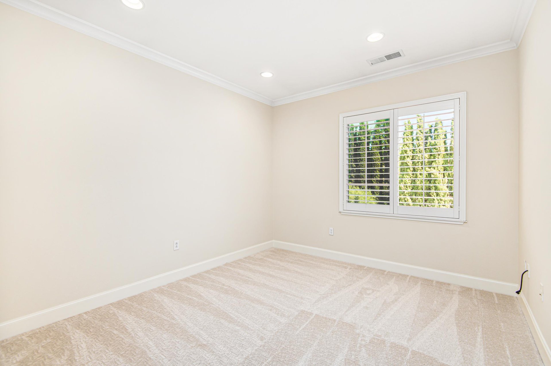 2112 Laguna Creek Lane