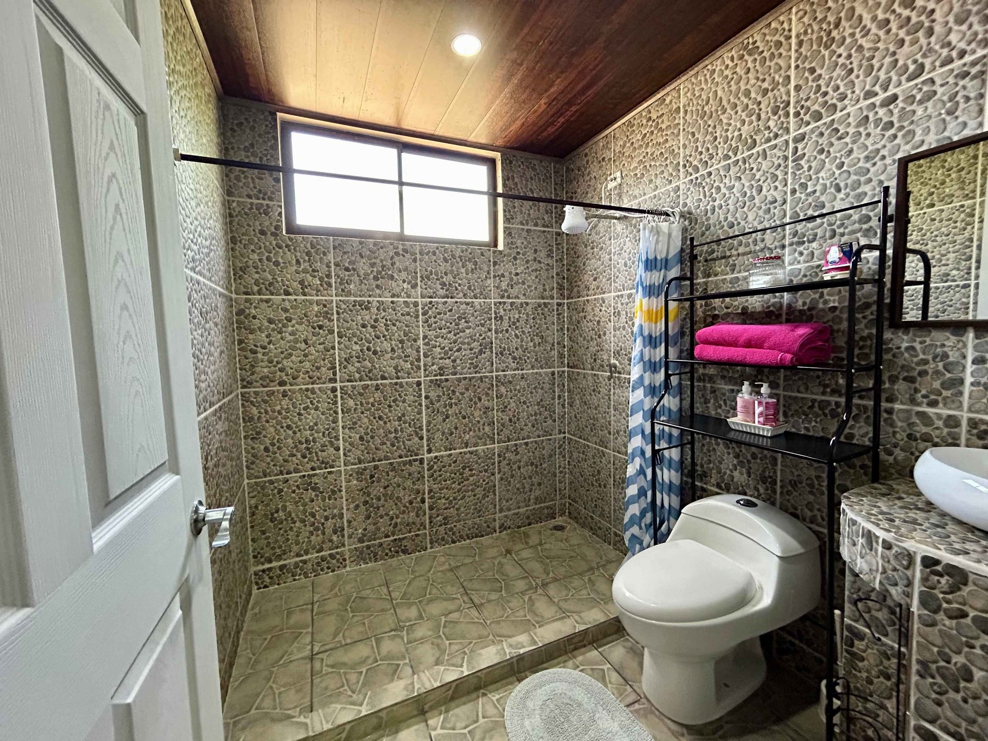 8-Unit Apartment in Bahía, Walking distance to the Beach