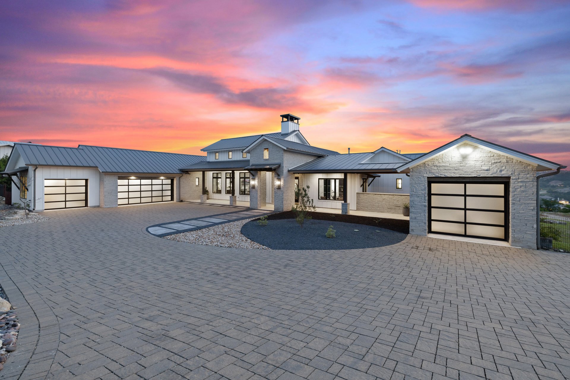 4404 Hennig Dr