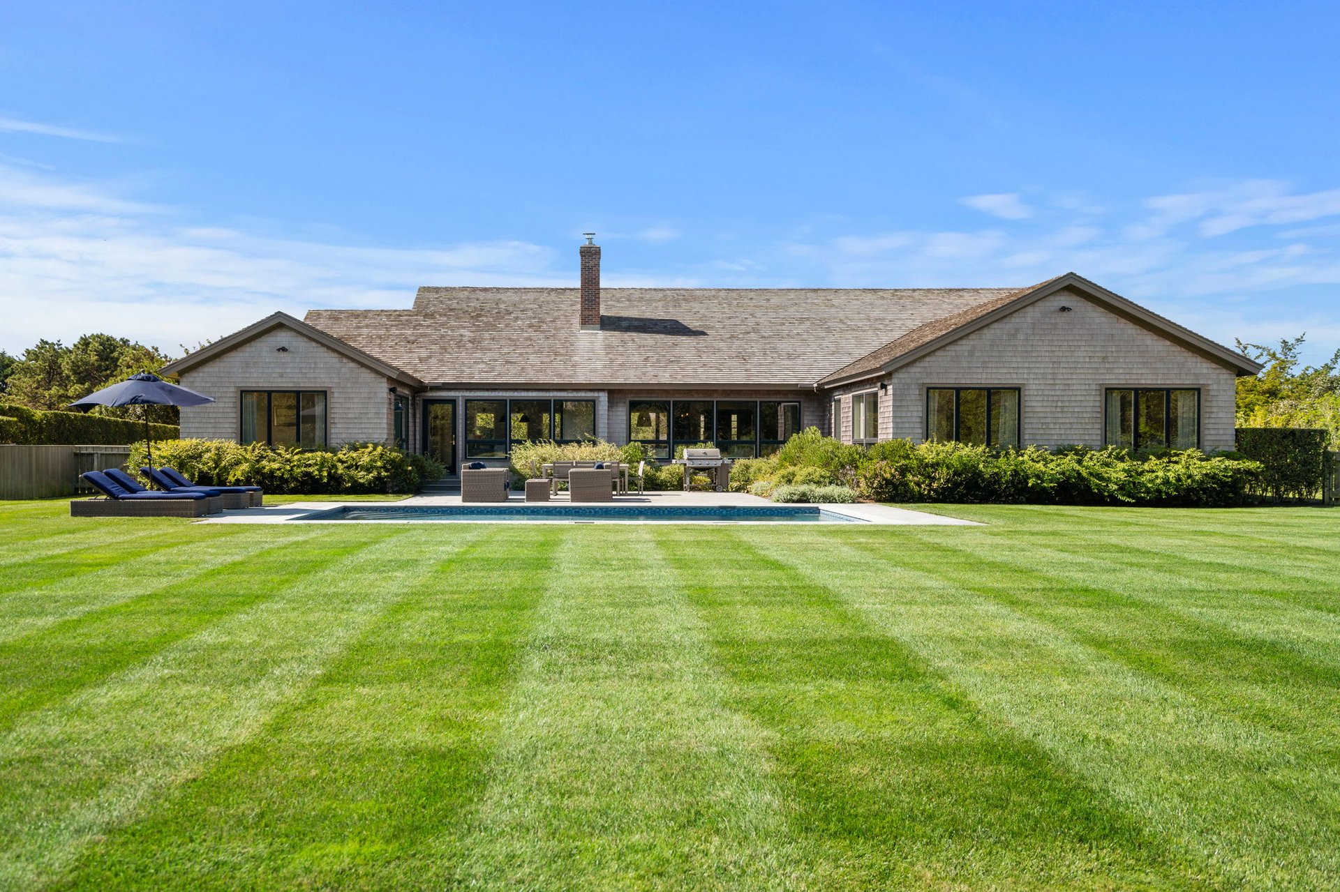 4 Moors End Ln