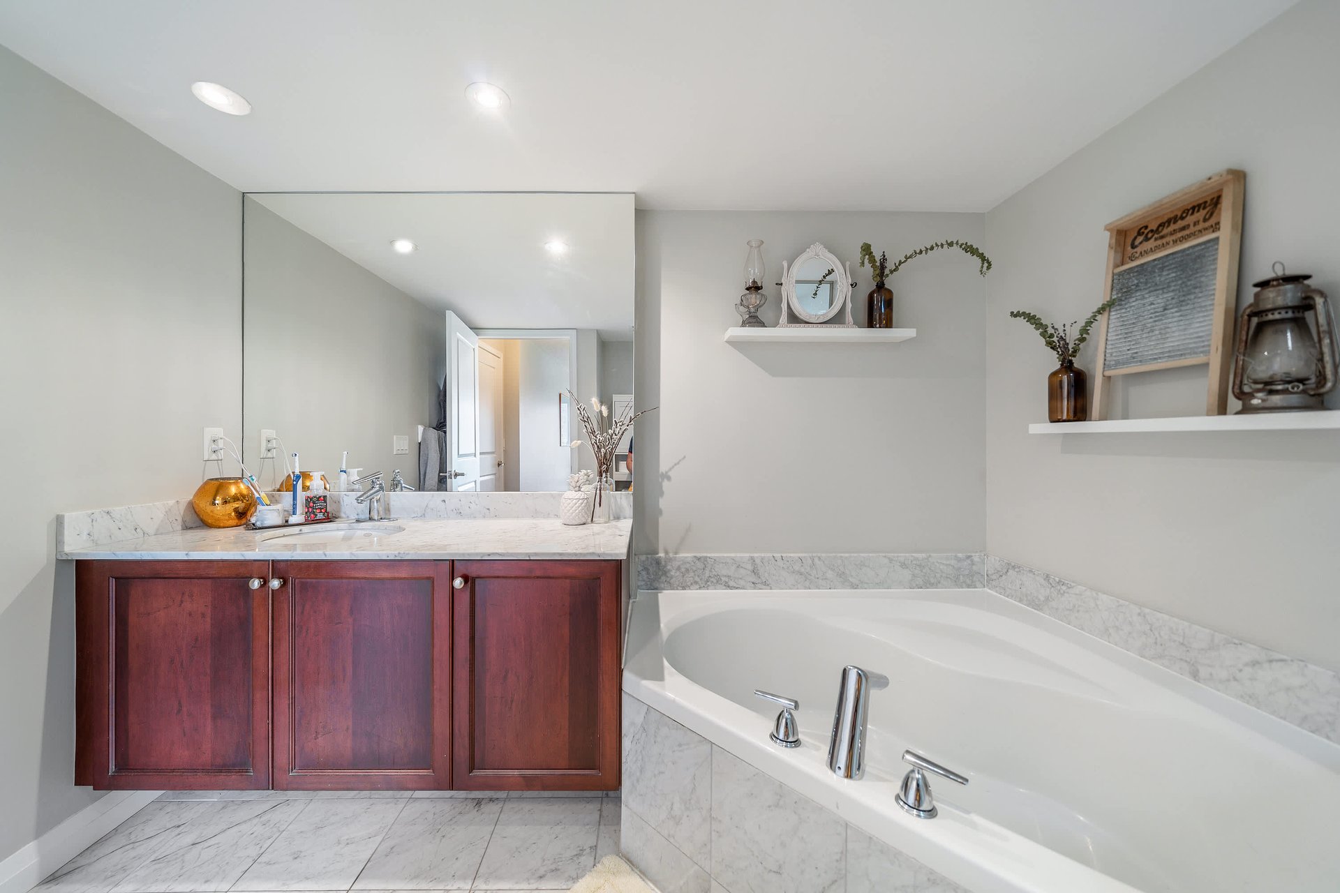 15 Stafford Street #401