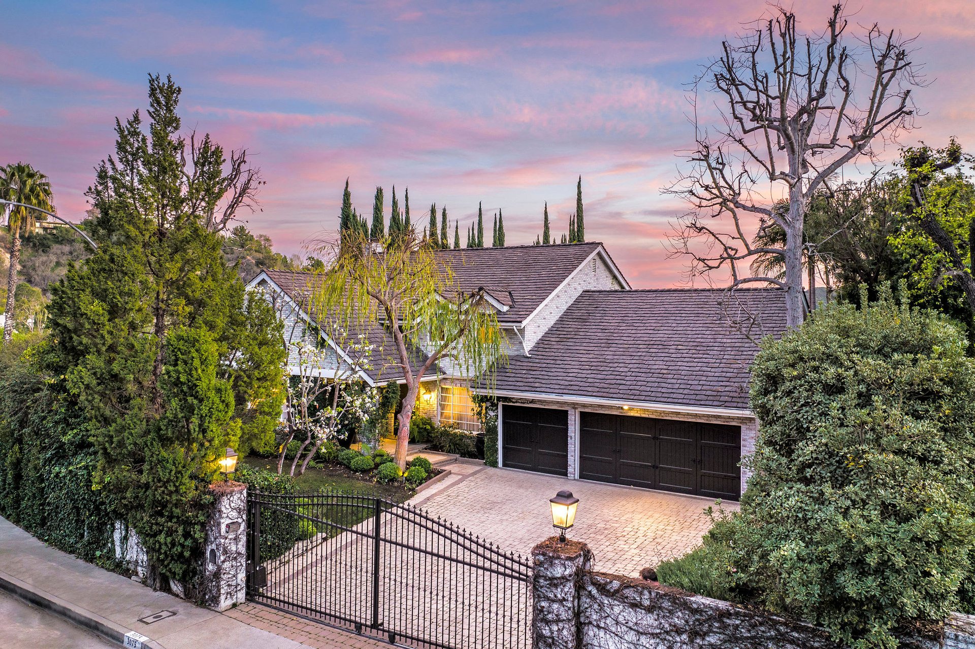 3075 DEEP CANYON DR