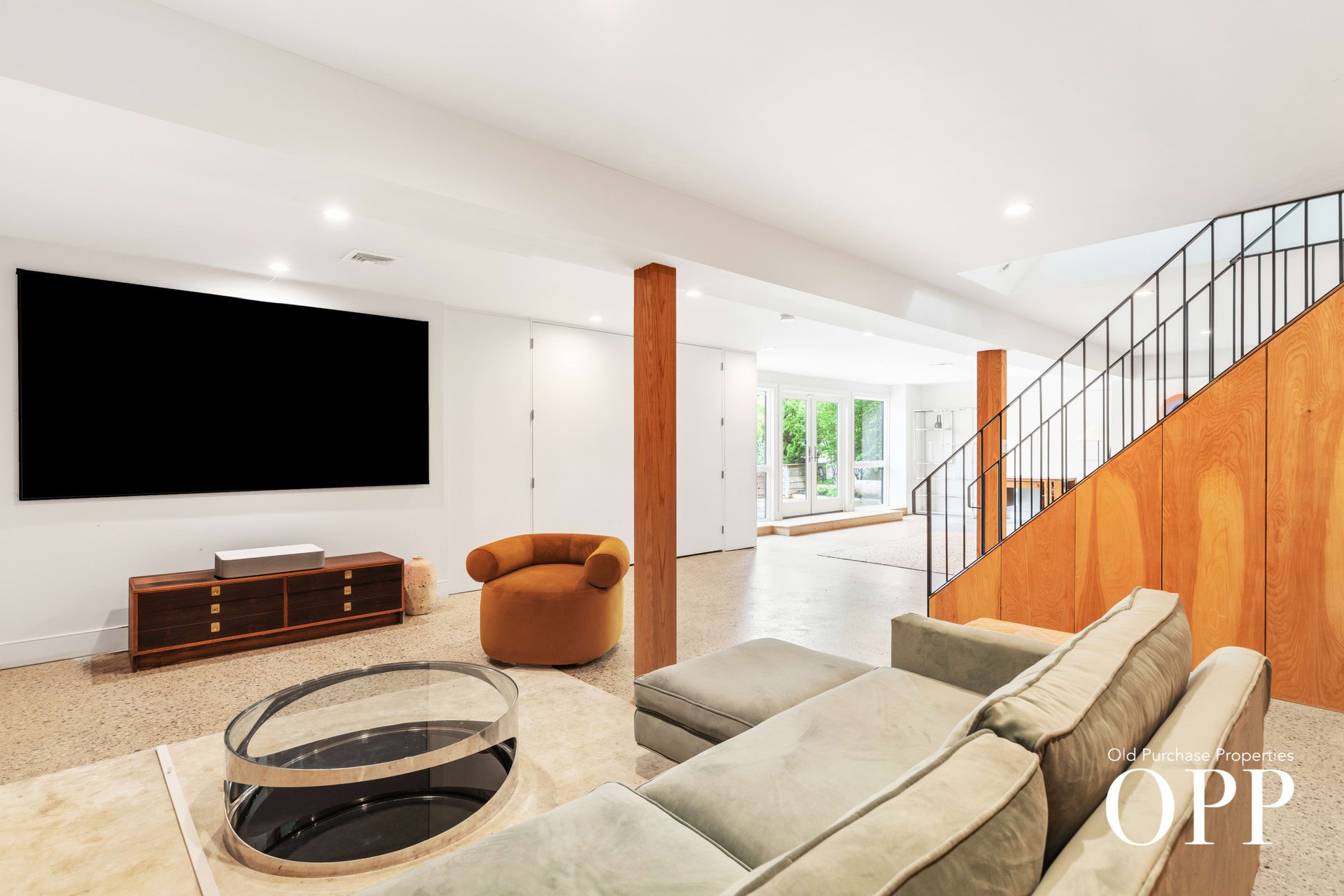 HIGHEST SALE ON HIGHVIEW BOULEVARD