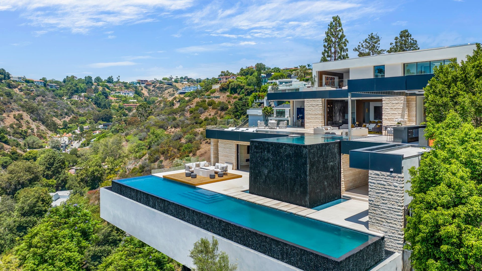 1035 Stradella Road