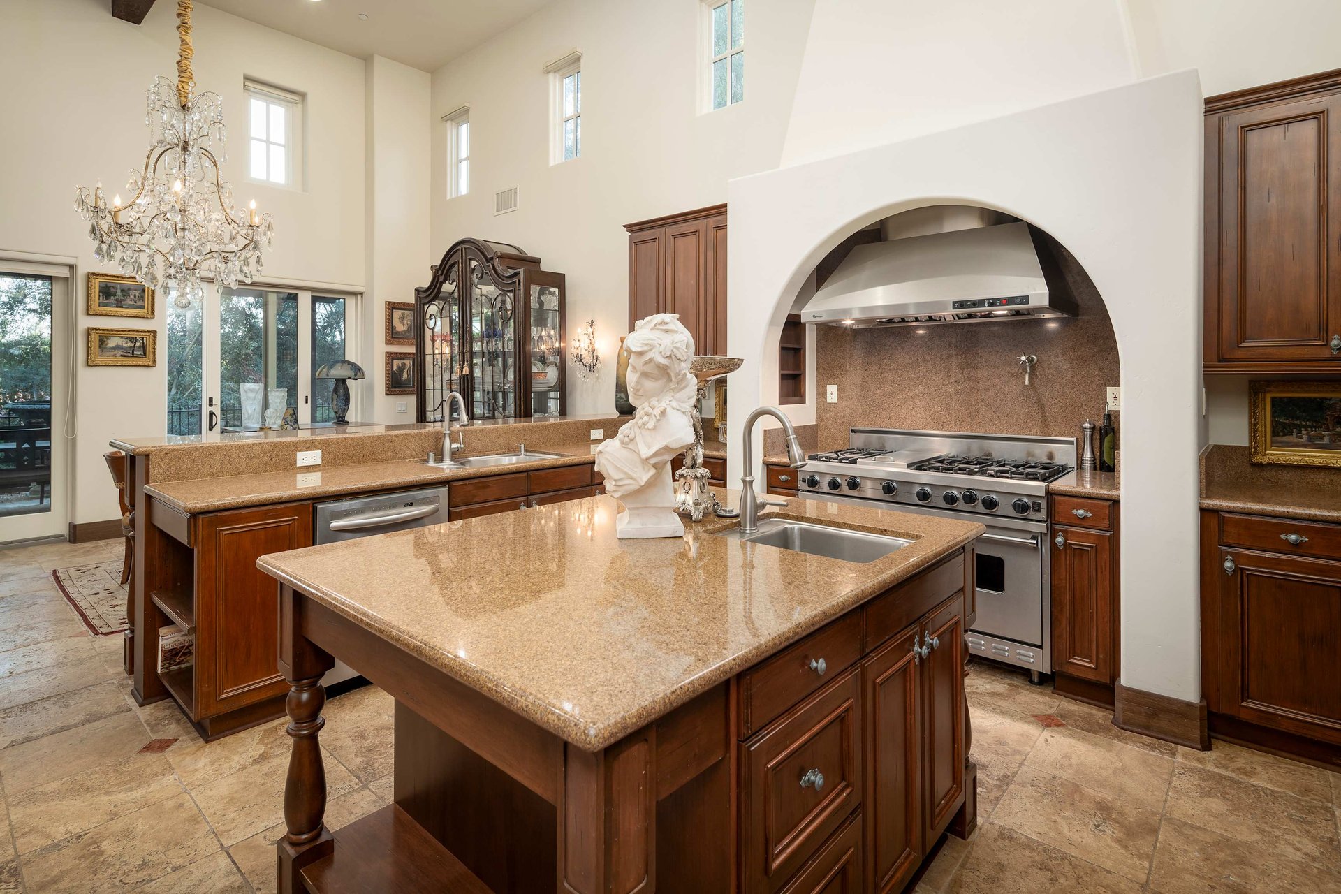 A Masterpiece Villa In The Bridges