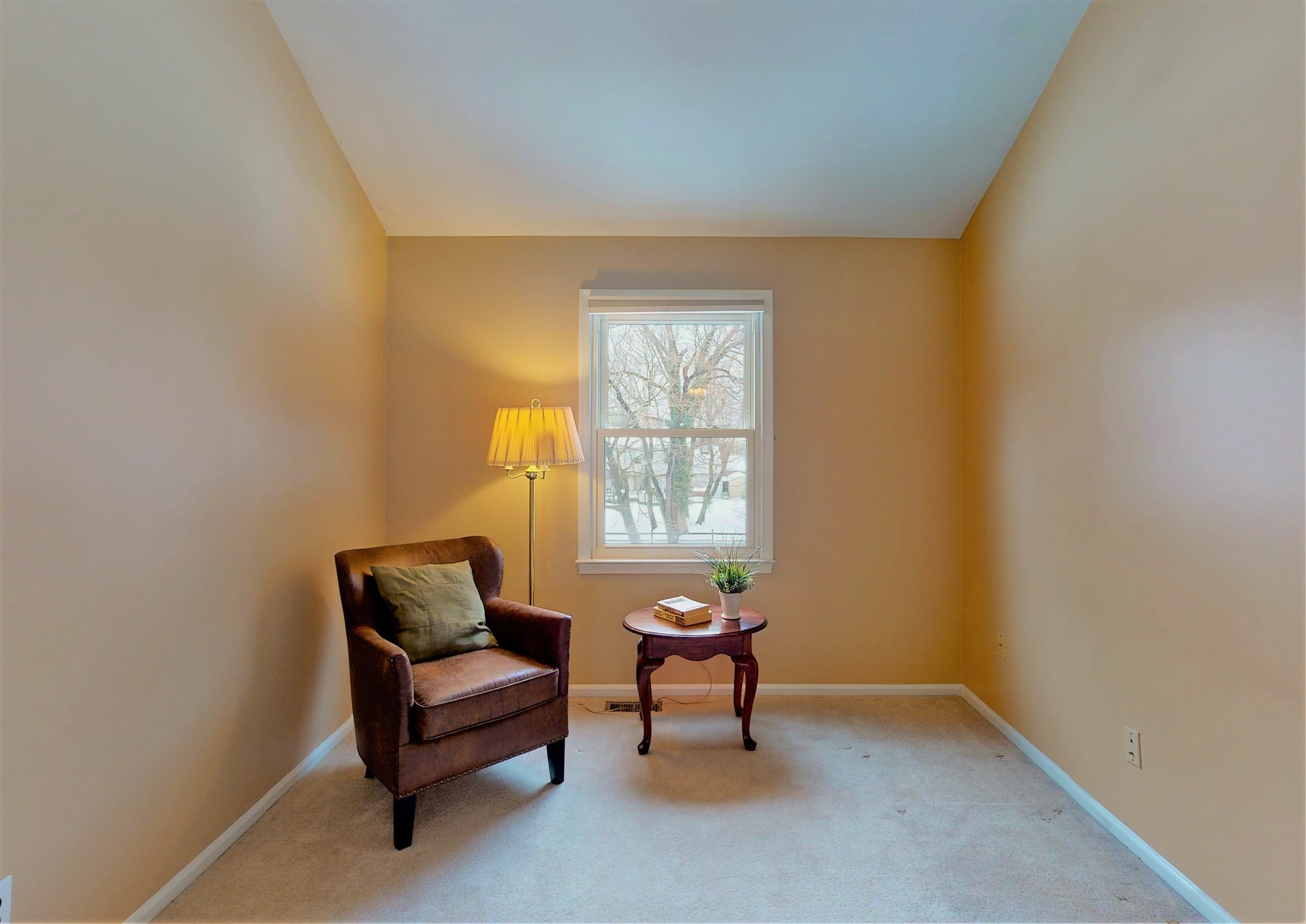 32 LAWRENCIA DR