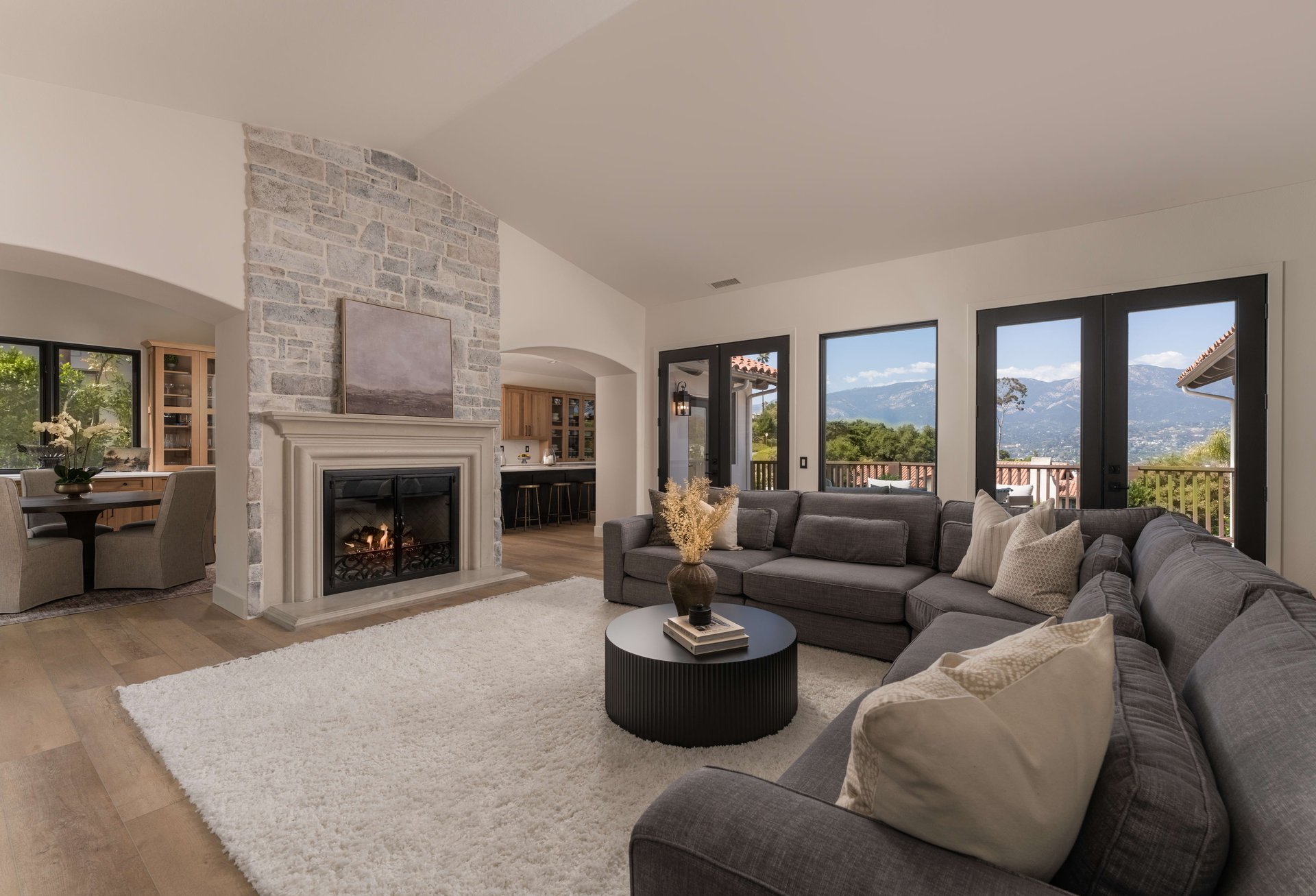 1215 Miracanon Lane