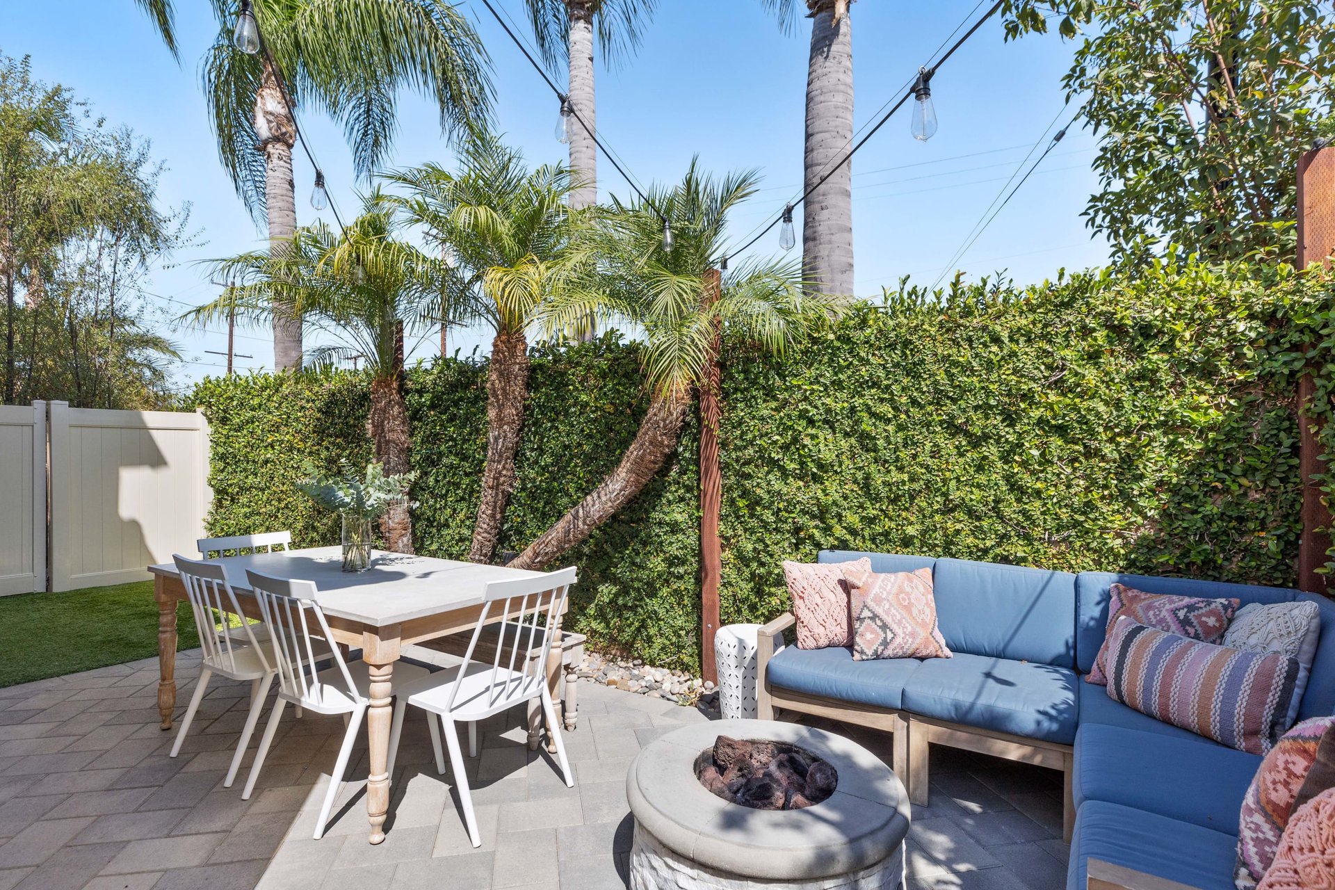2298 La Playa Drive North