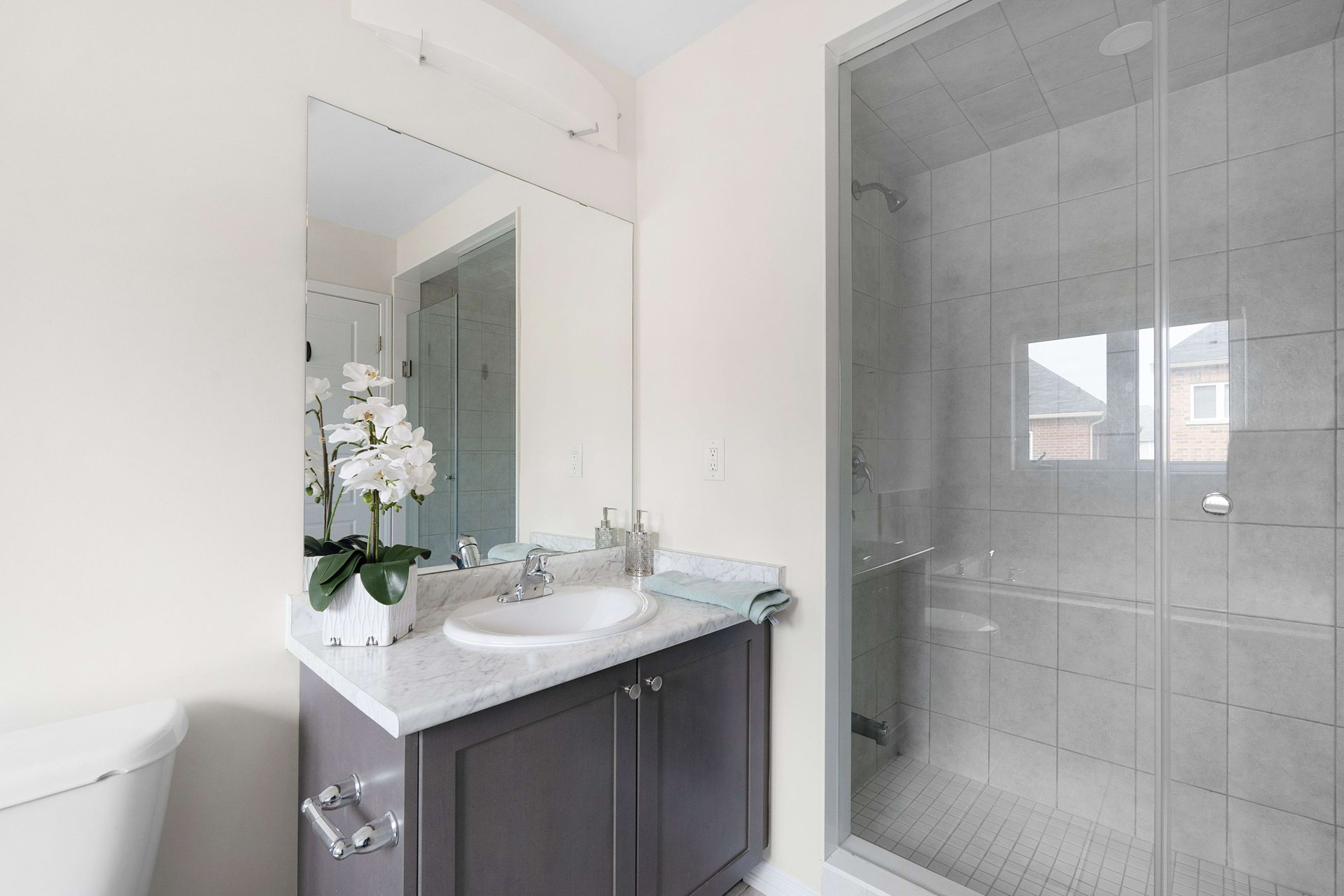 63 Esther Cres