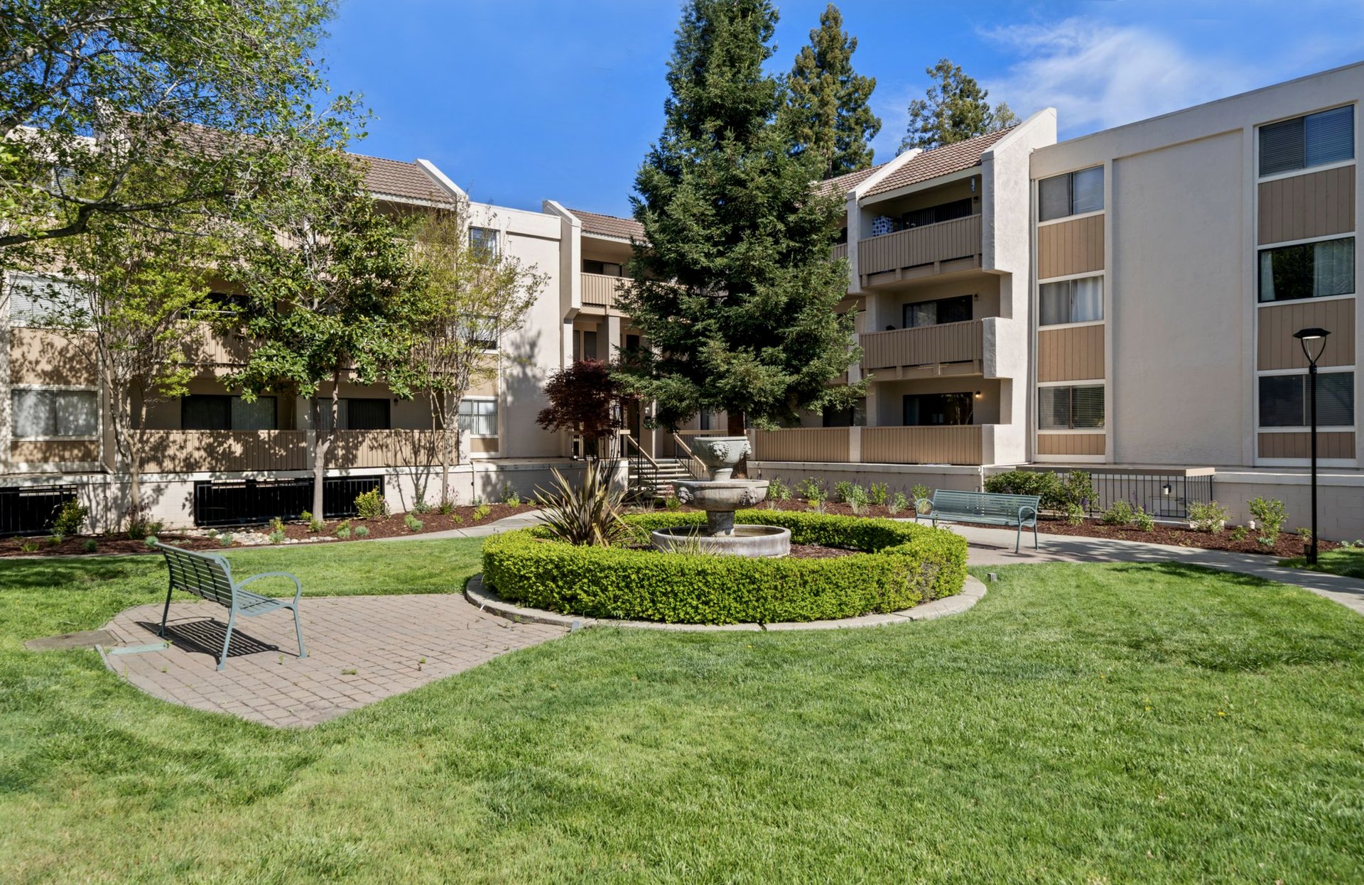 400 Ortega Avenue, 102