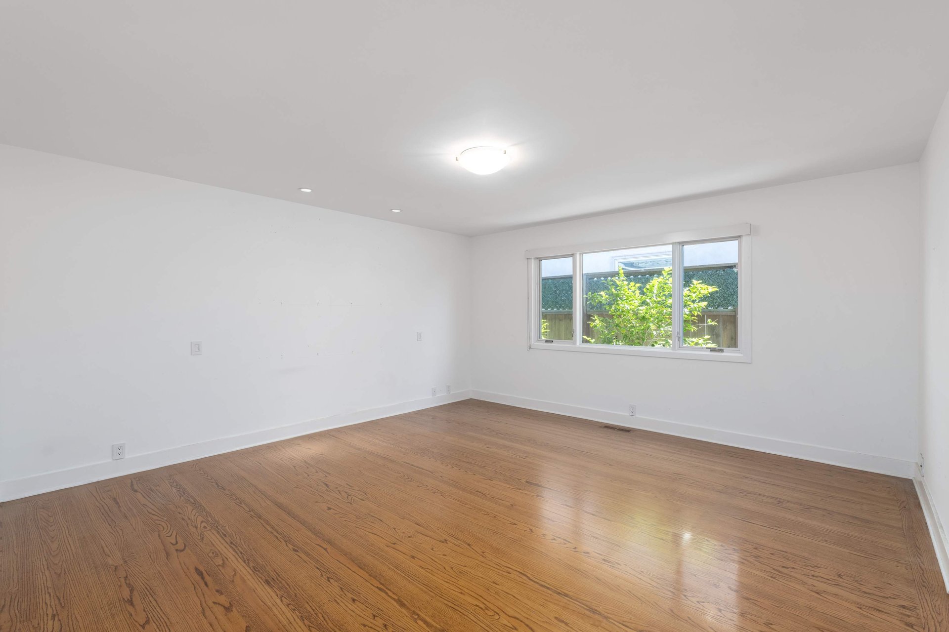 Charming Single-Level Home in Coveted Paradise Cay- Represented Owner and Tenant