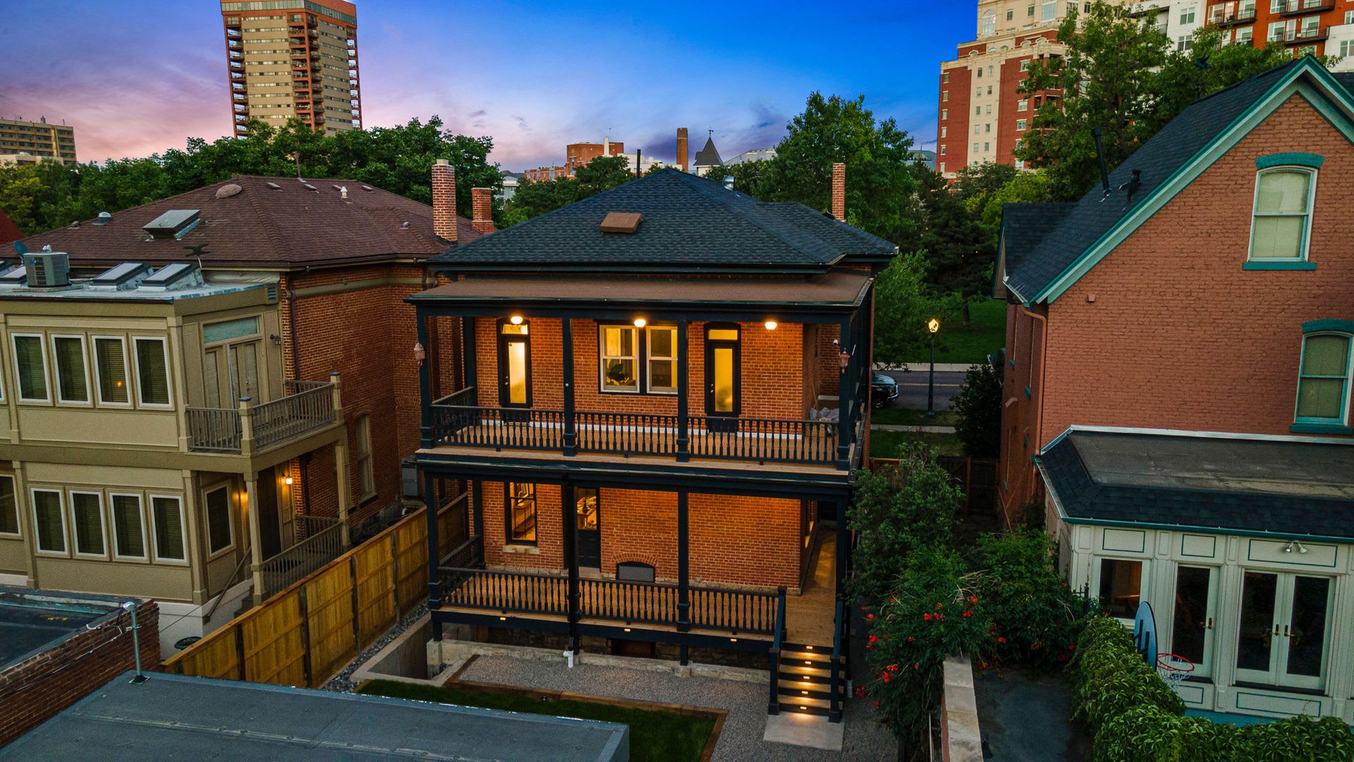 2127 Tremont Place