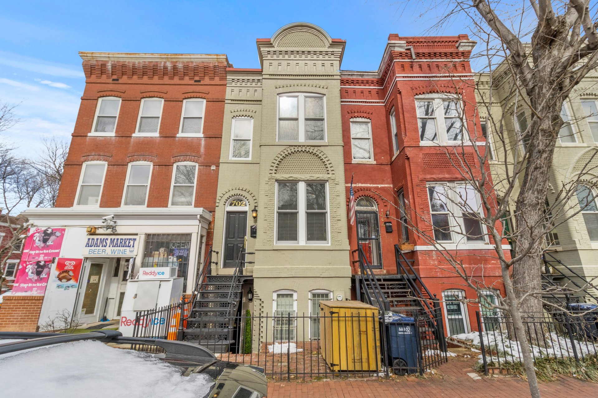 702 F ST NE