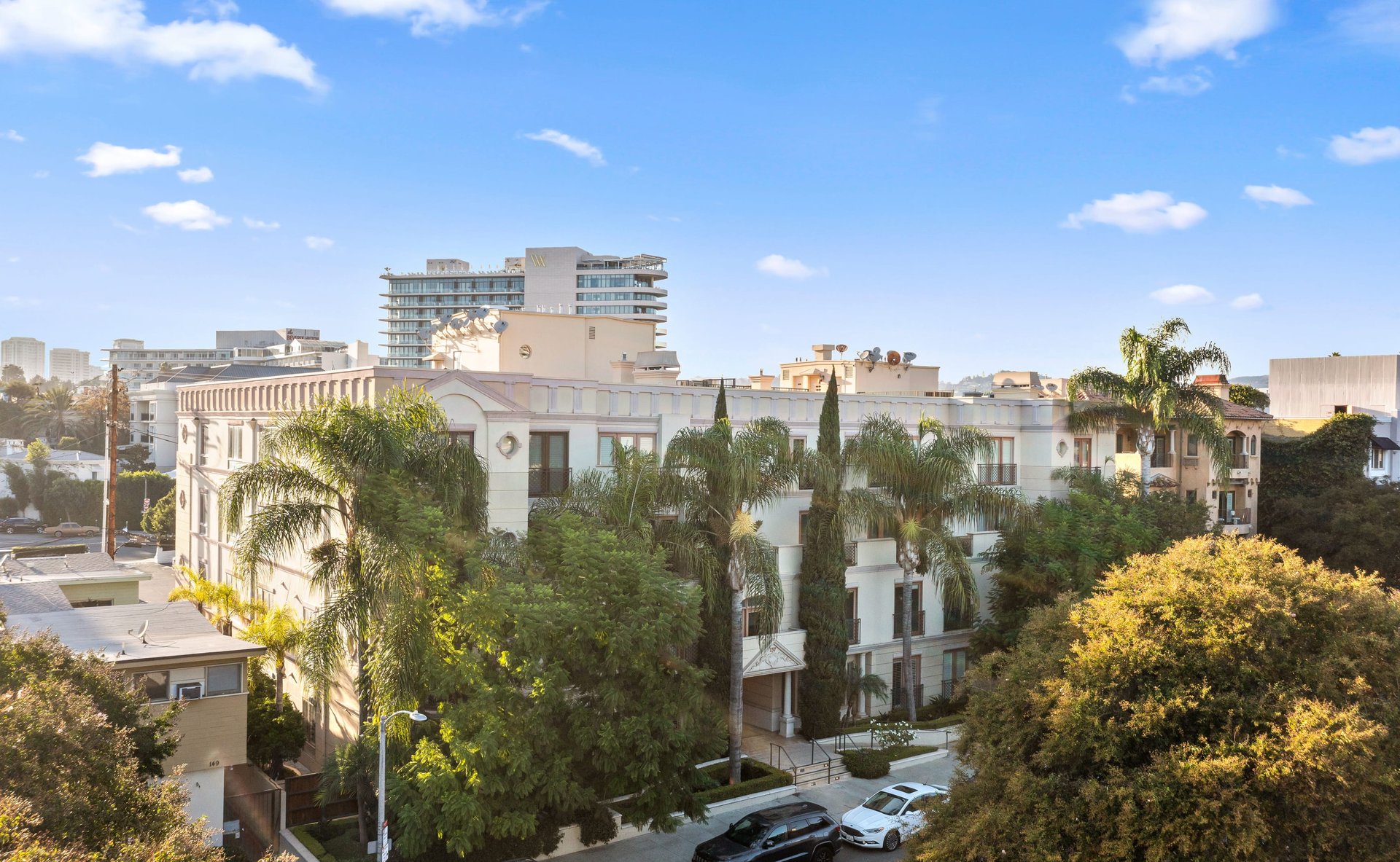 137 S Spalding Dr #104, Beverly Hills